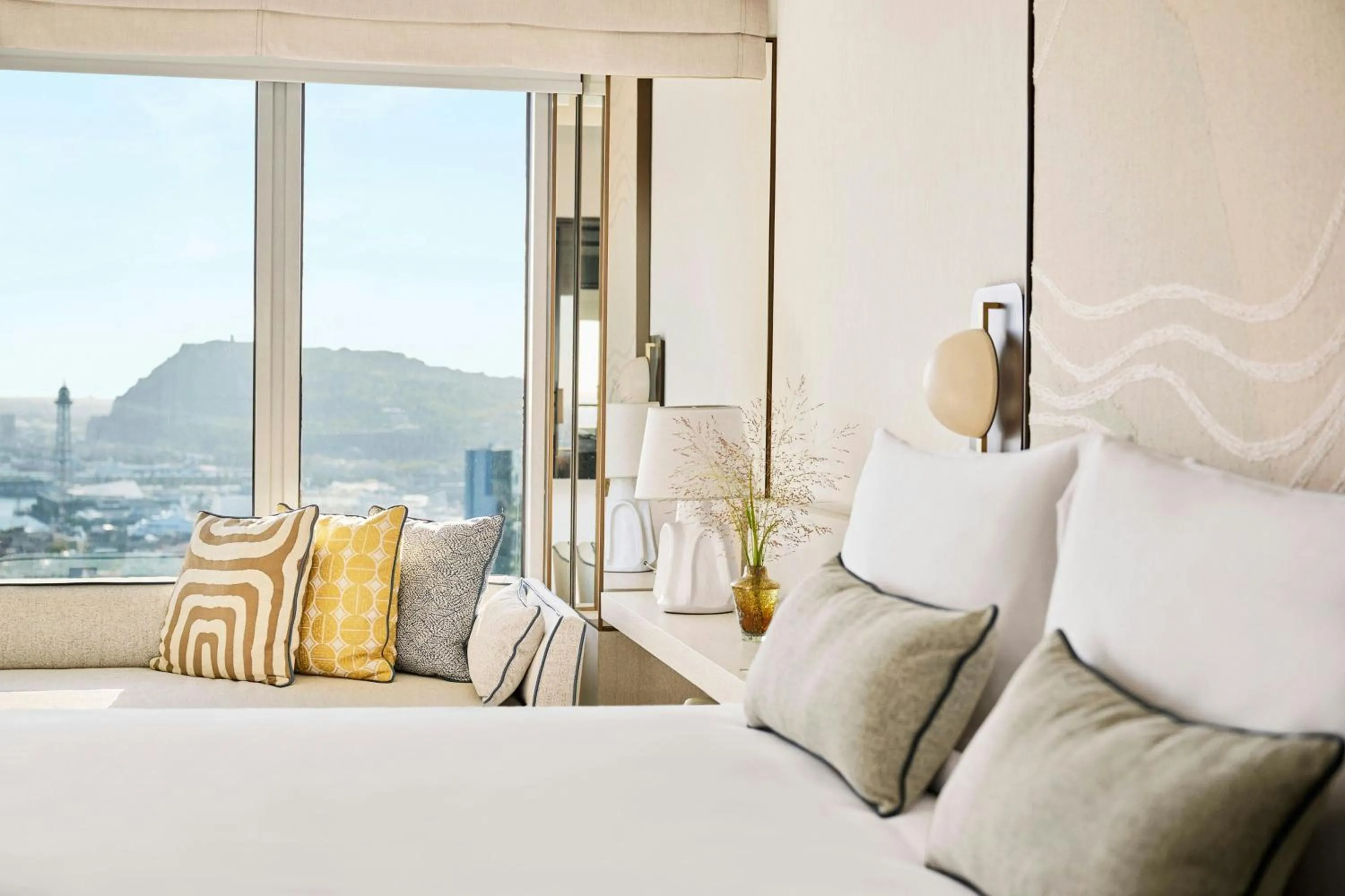 Photo of the whole room, Bed in Hotel Arts Barcelona