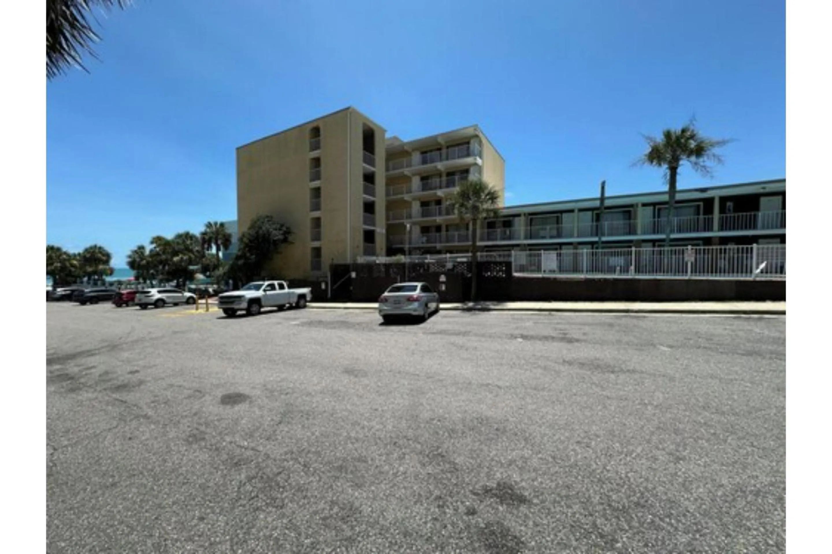 Parking in Capital O Sunset Waves Hotel Myrtle Beach Oceanfront