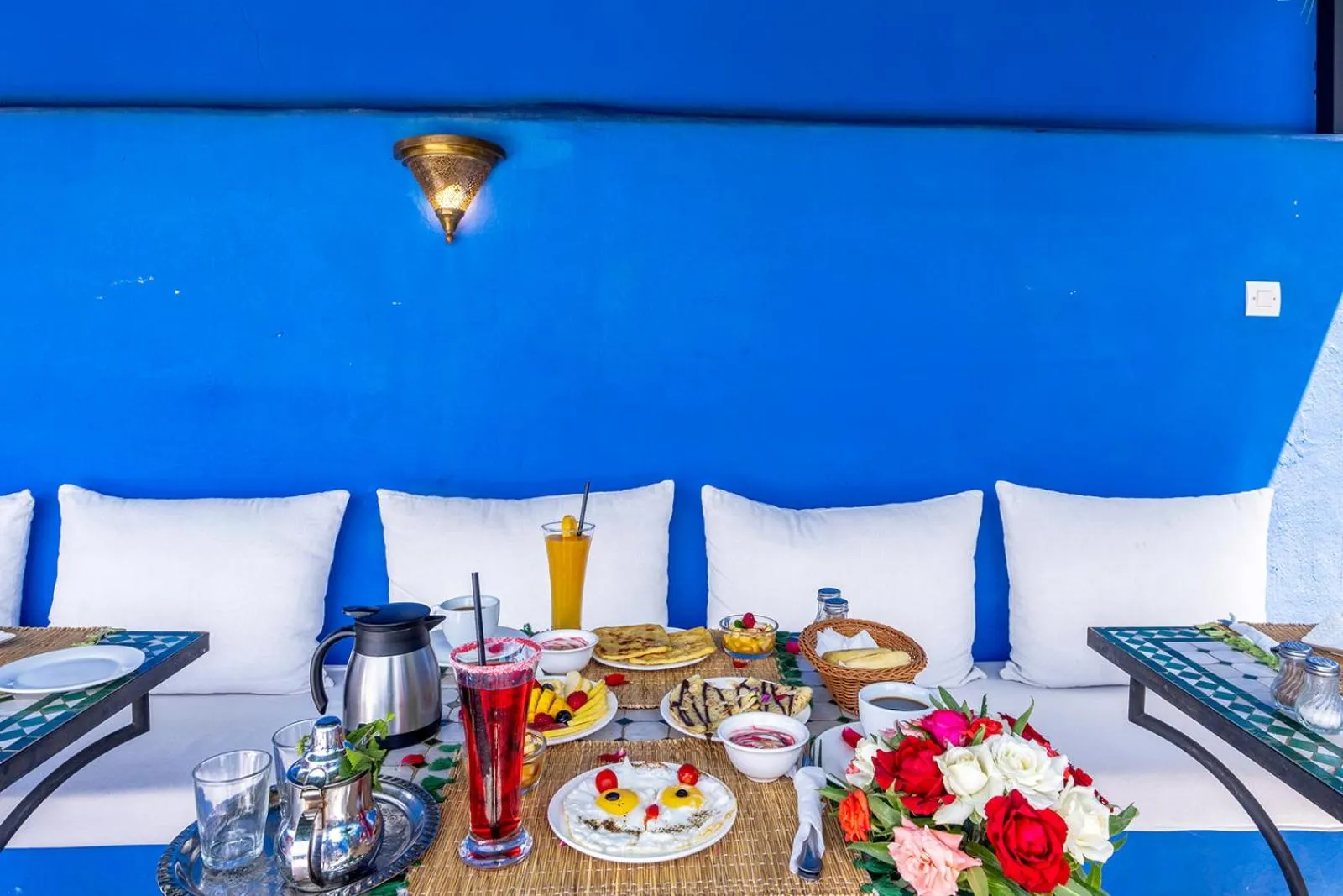 Restaurant/places to eat in Riad Jowara