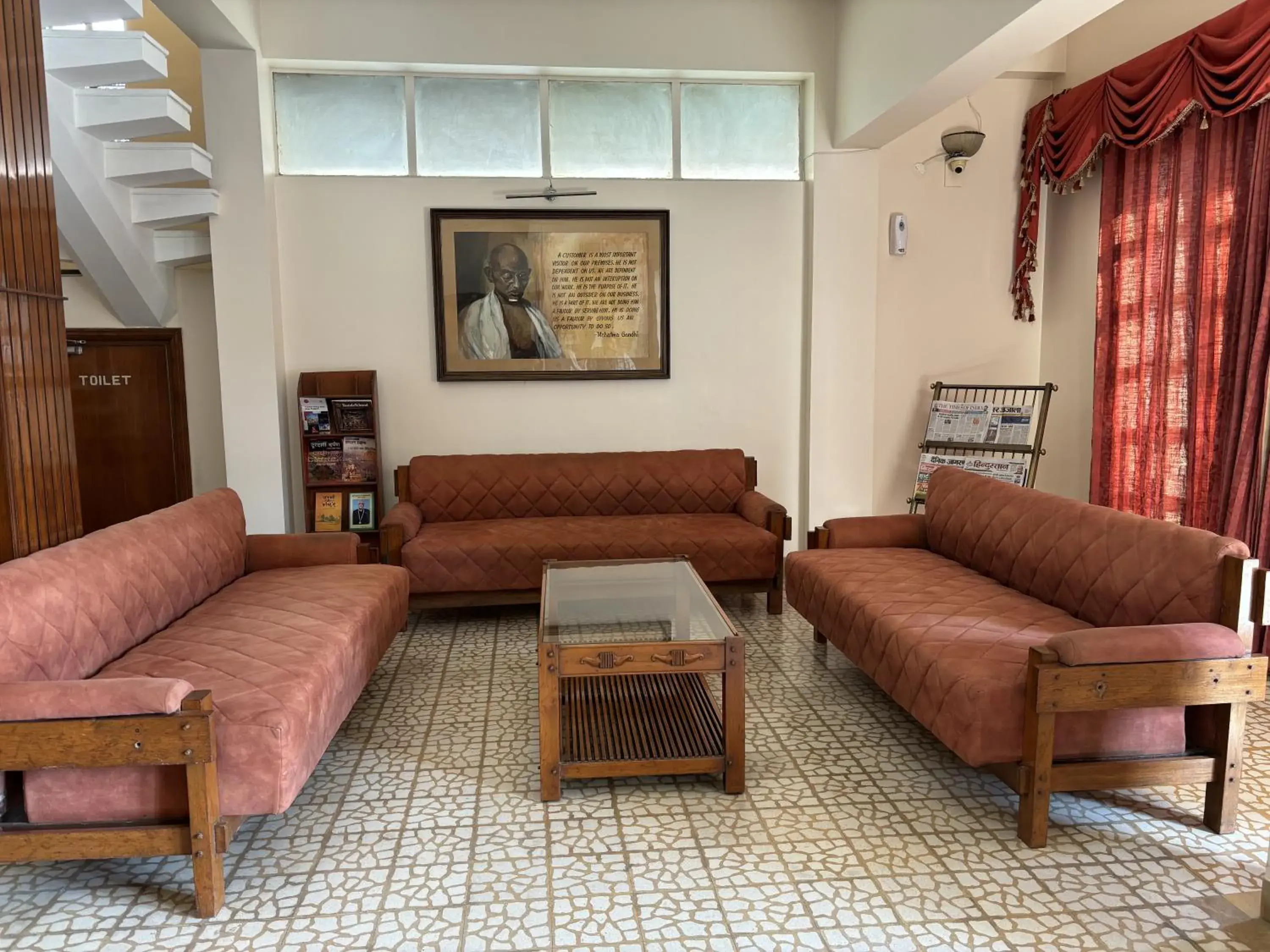 Lobby or reception in Hotel Pradeep Lobby or reception in Hotel Pradeep