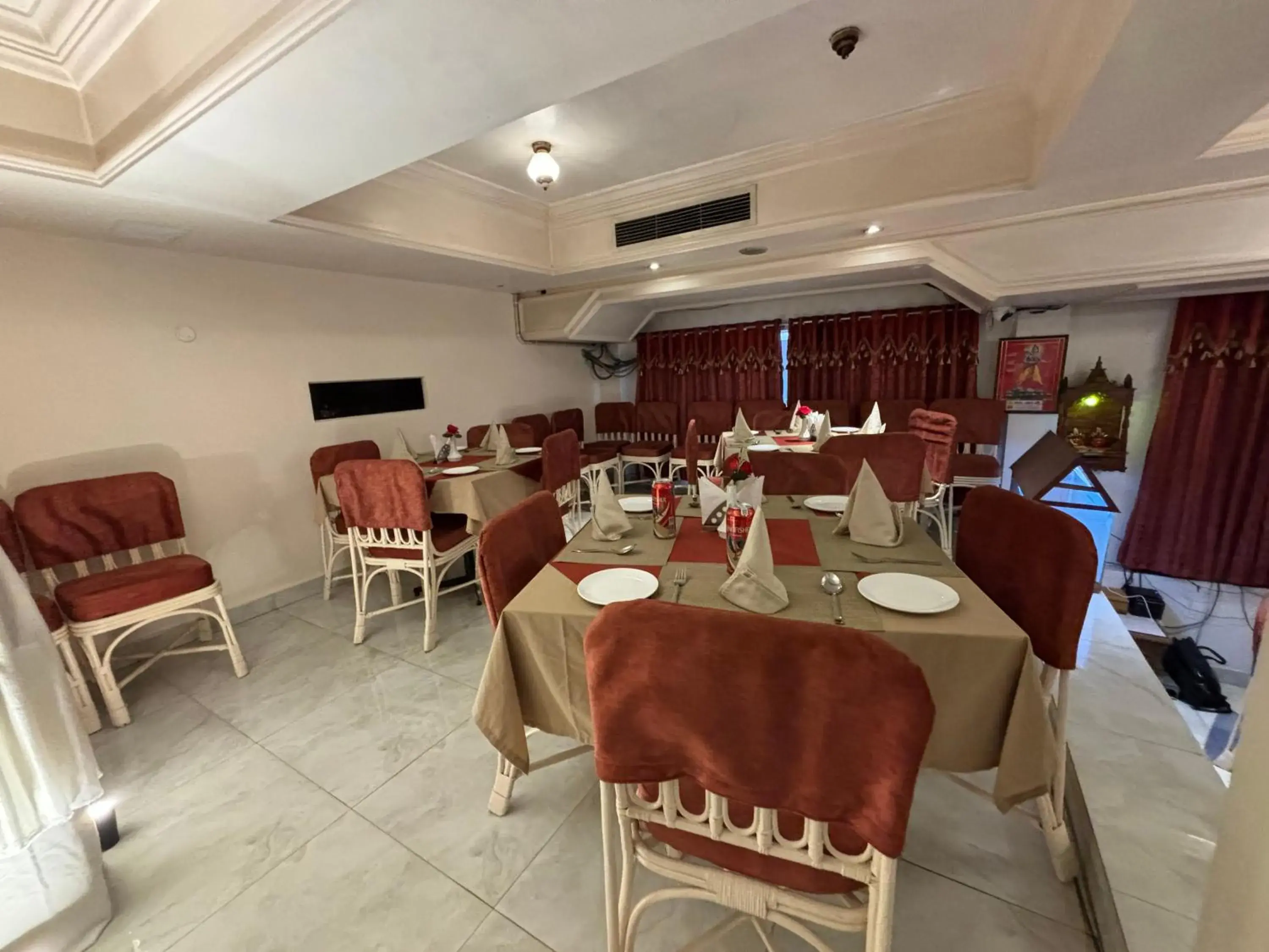 Restaurant/places to eat in Hotel Pradeep Restaurant/places to eat in Hotel Pradeep