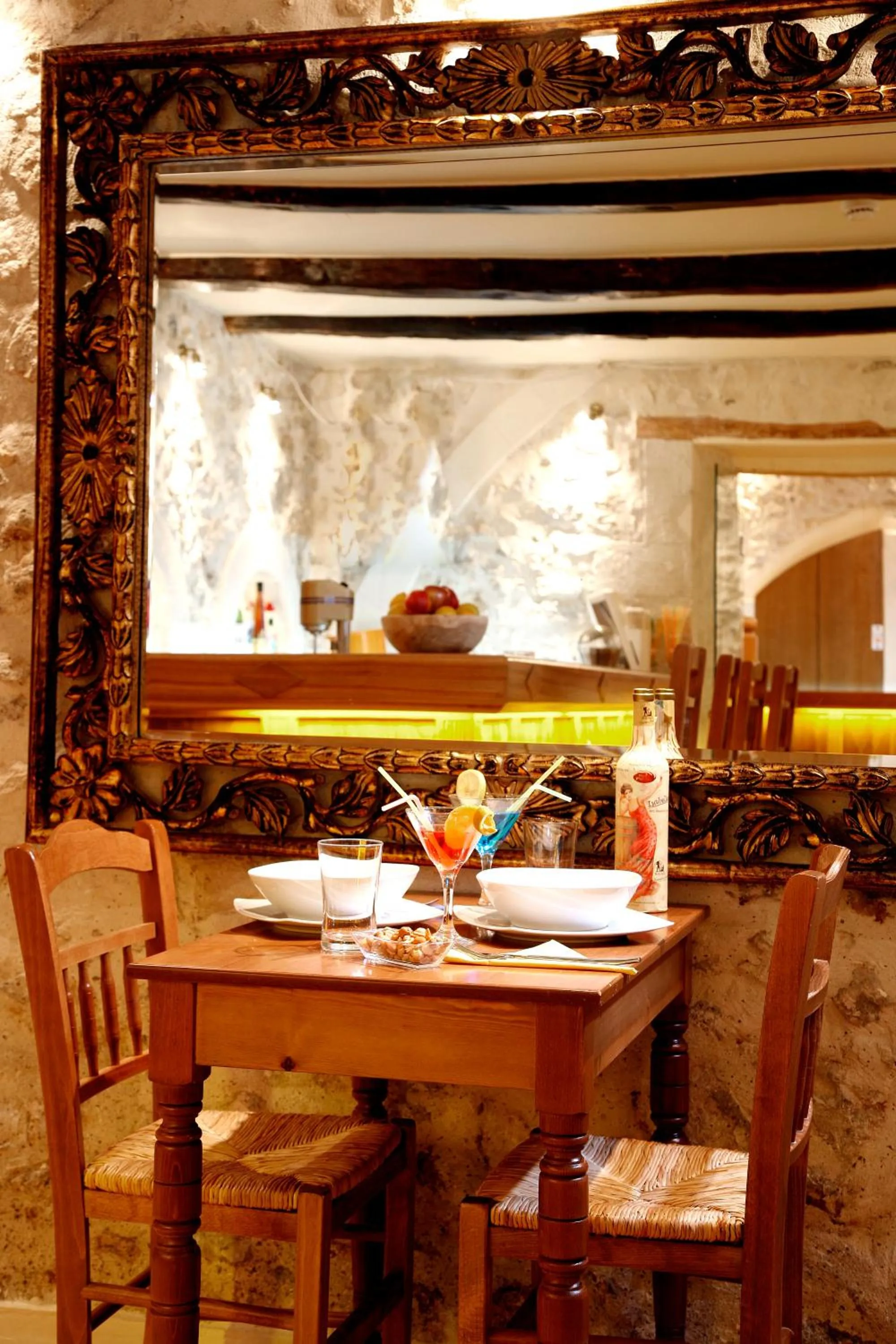 Lounge or bar in Leo Hotel