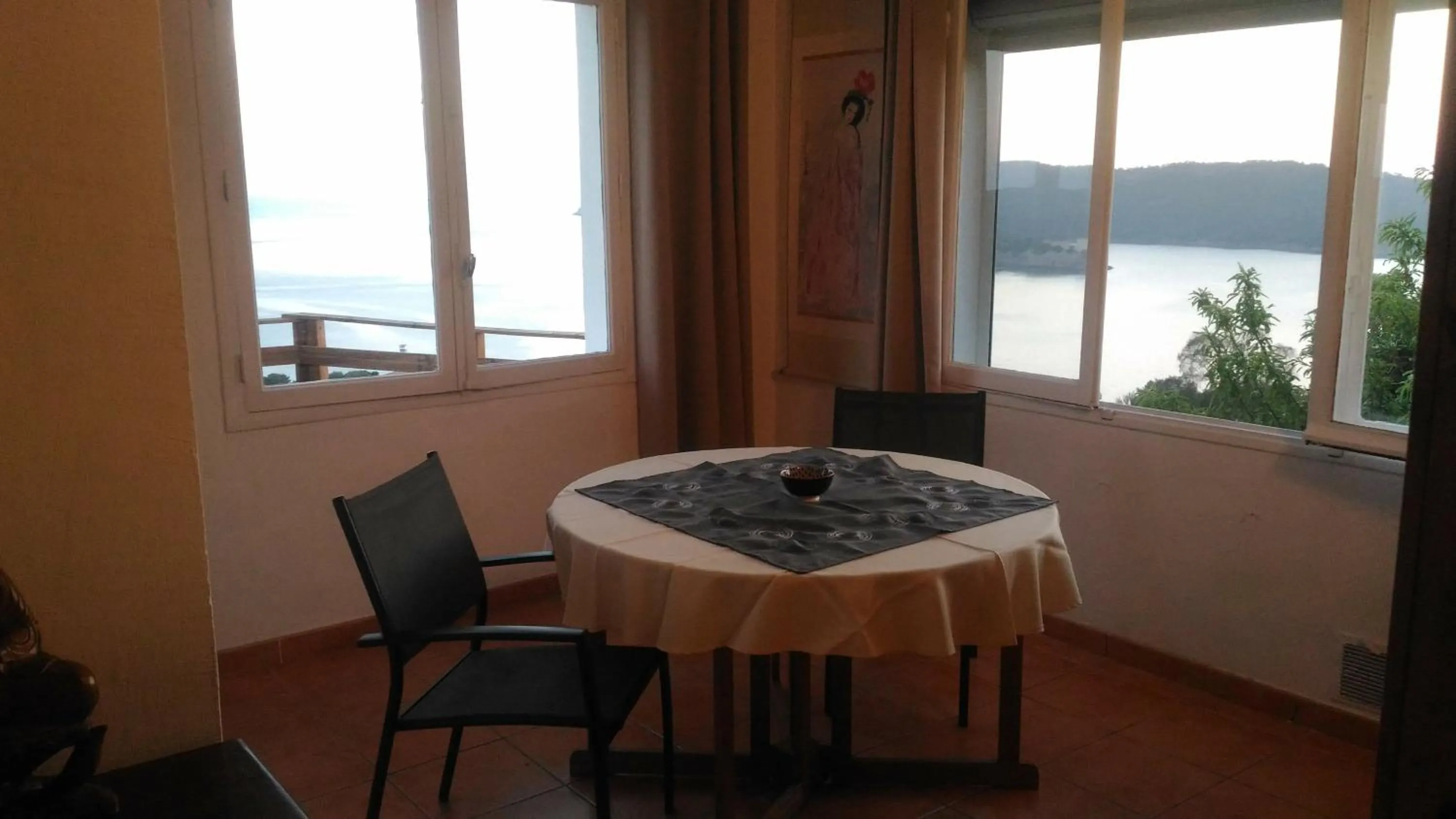 Dining area in La Coccinelle