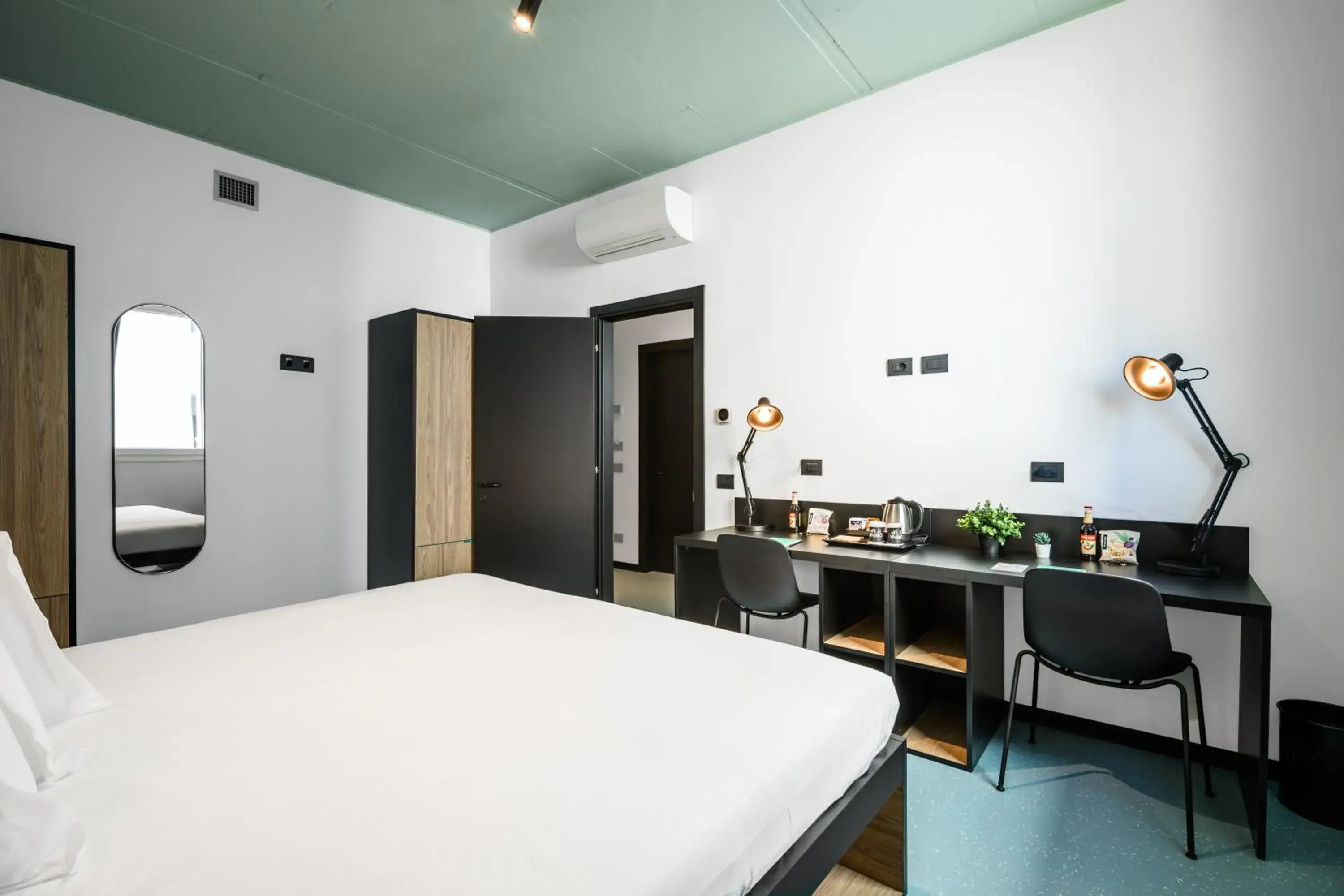 Standard One-Bedroom Apartment in CX Modena Crocetta Standard One-Bedroom Apartment in CX Modena Crocetta