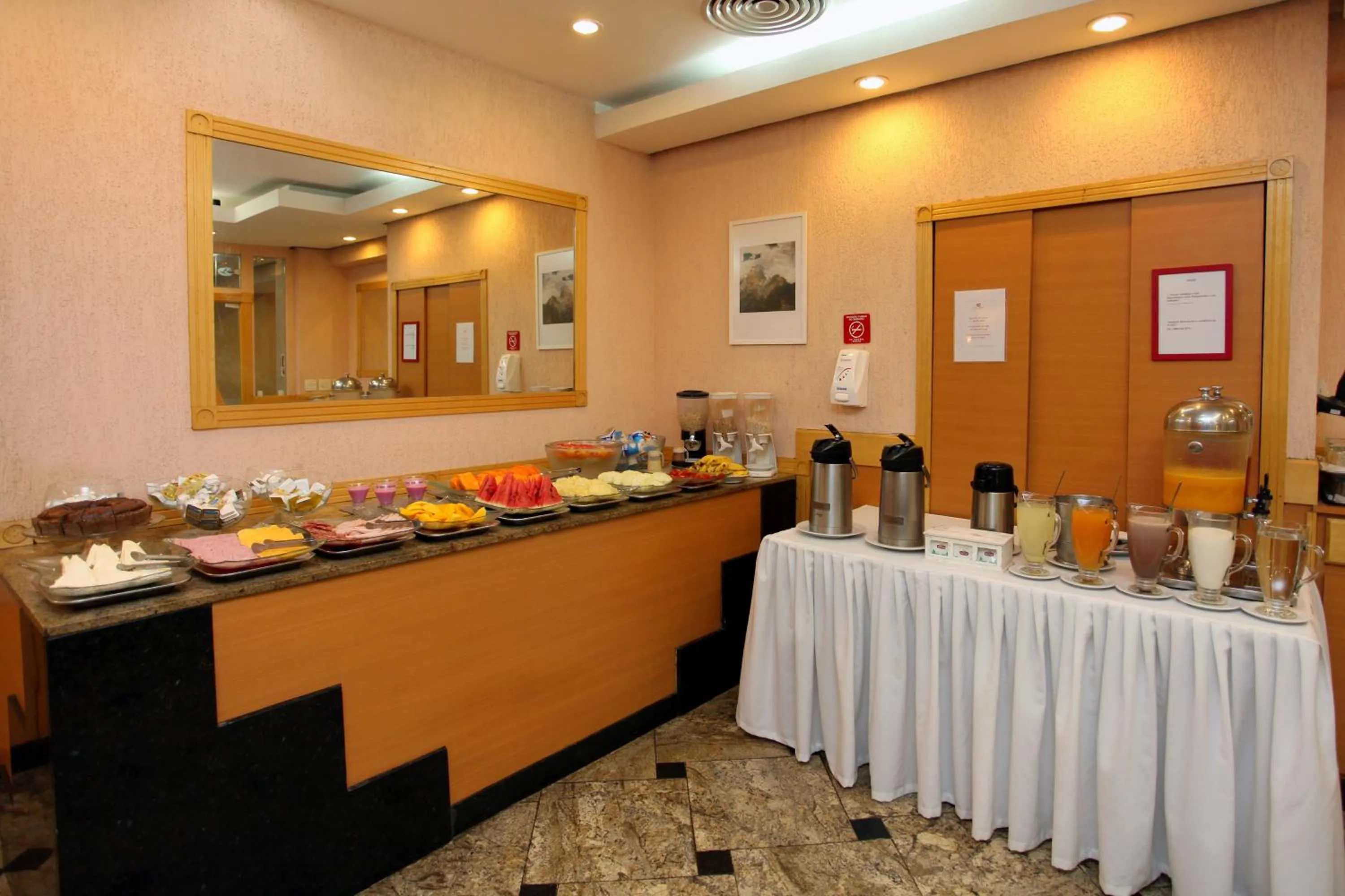 Restaurant/places to eat in Hotel Vermont Ipanema