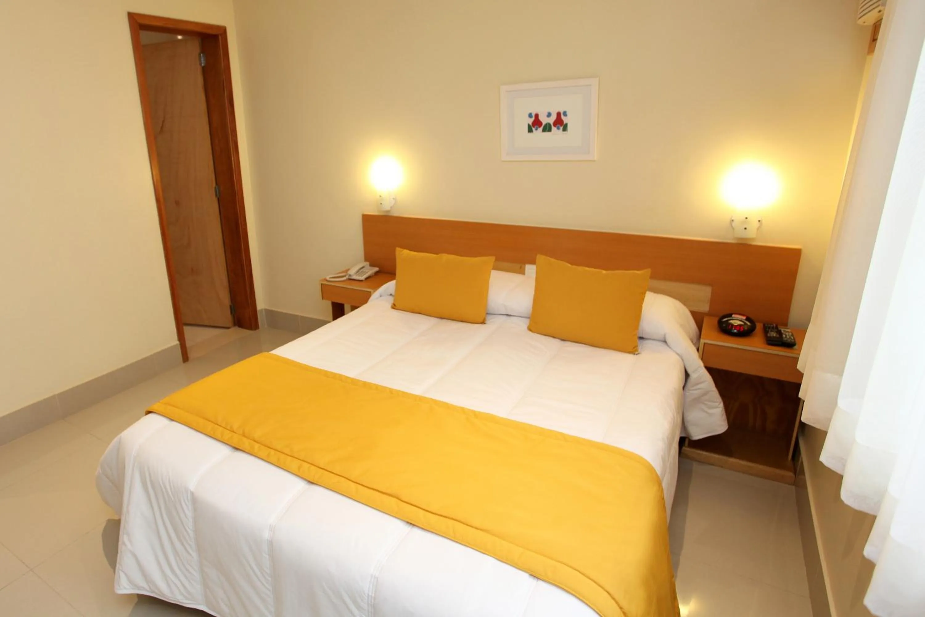 Photo of the whole room, Bed in Hotel Vermont Ipanema