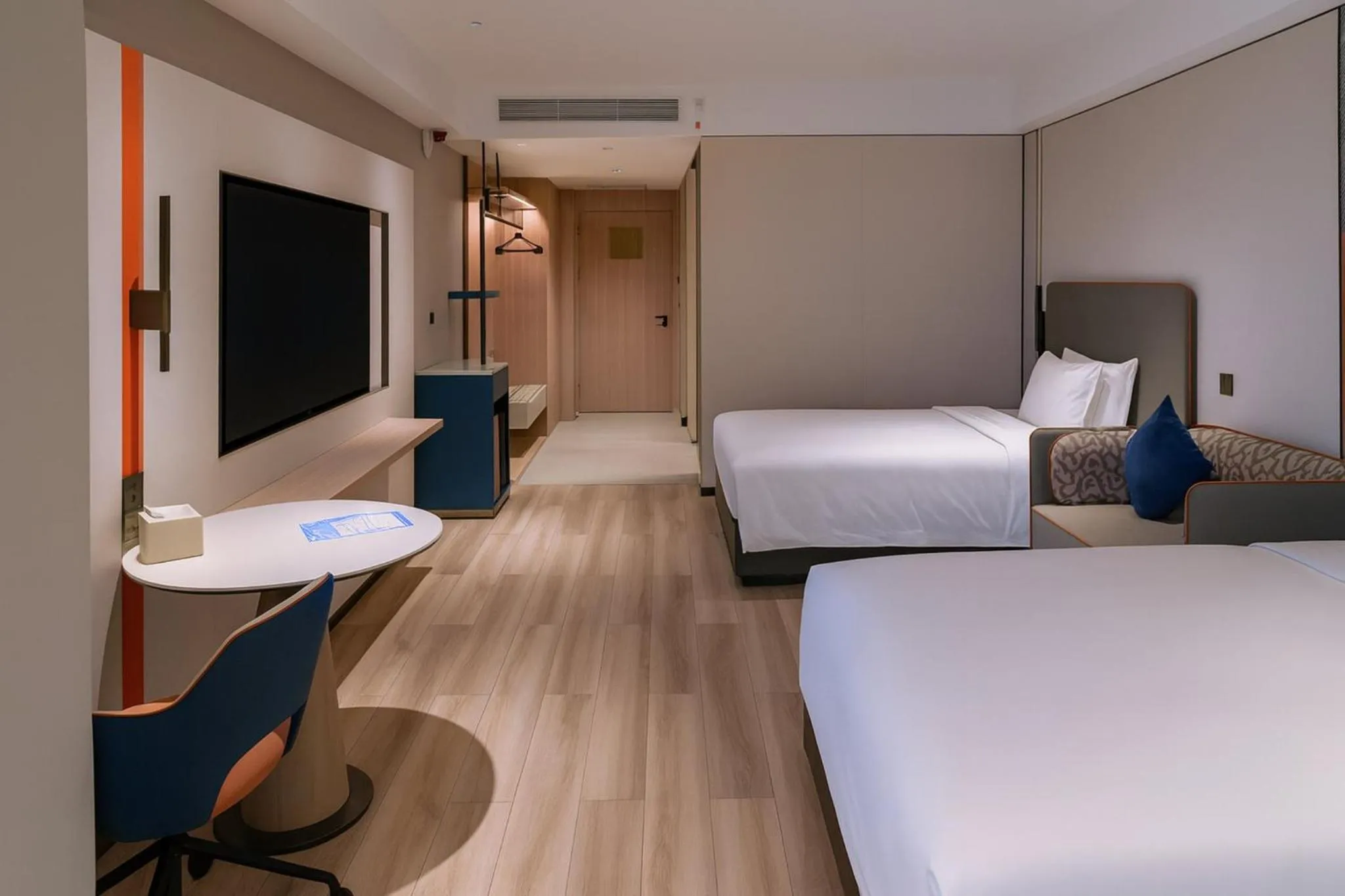 Standard Double Room with Two Double Beds - Disability Access in Holiday Inn Express Jincheng New District by IHG