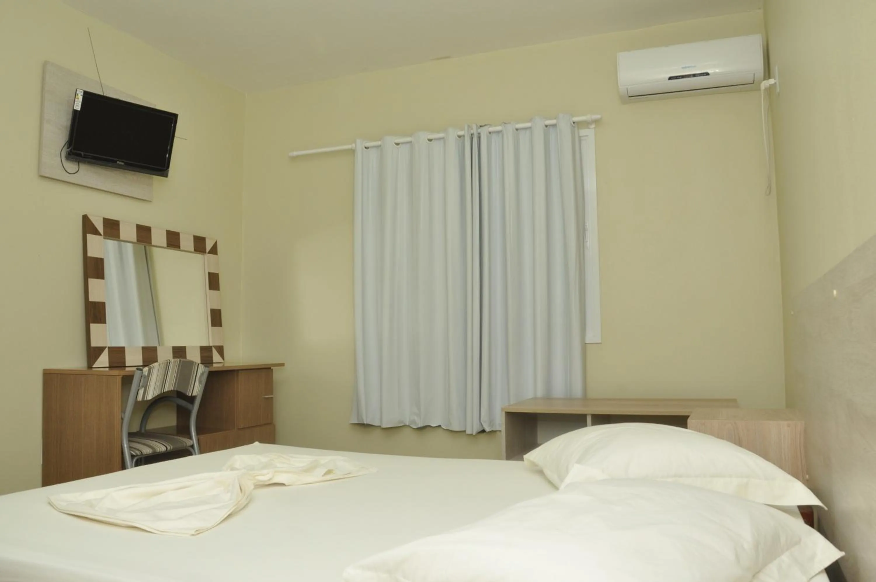 Photo of the whole room, Bed in Marechal Plaza Hotel