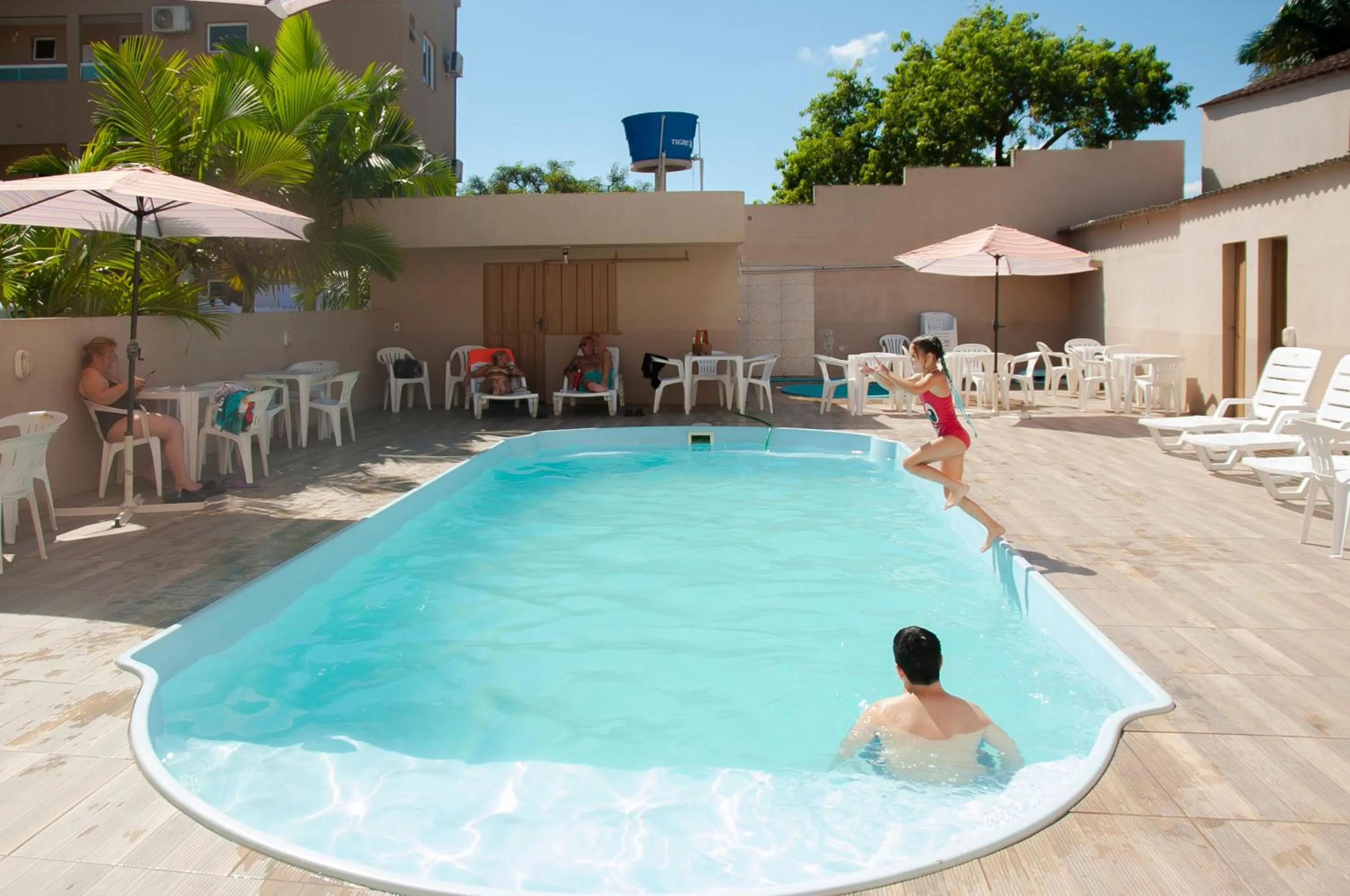 Swimming pool in Marechal Plaza Hotel
