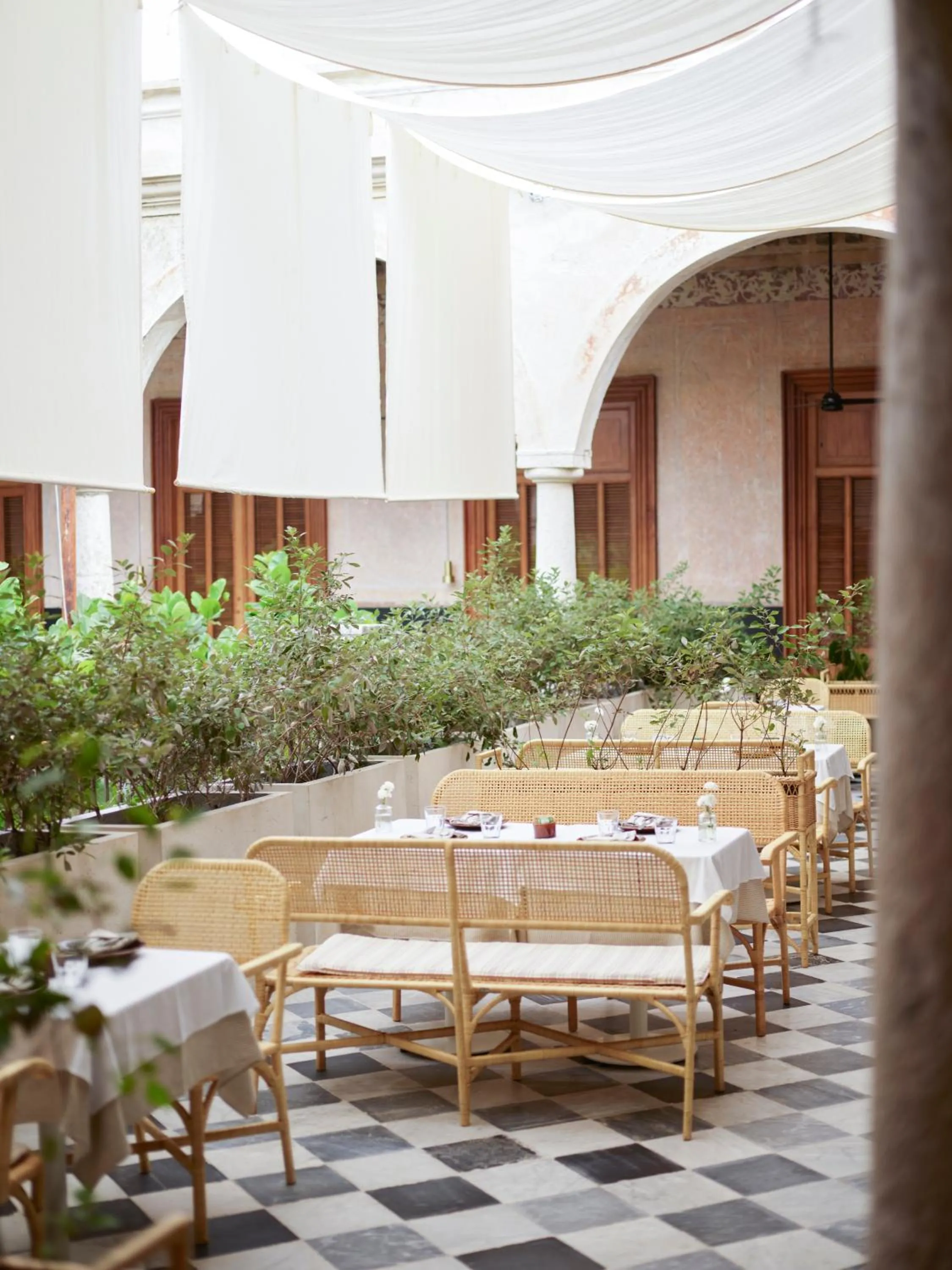 Restaurant/places to eat in Hotel Sevilla, a Member of Design Hotels
