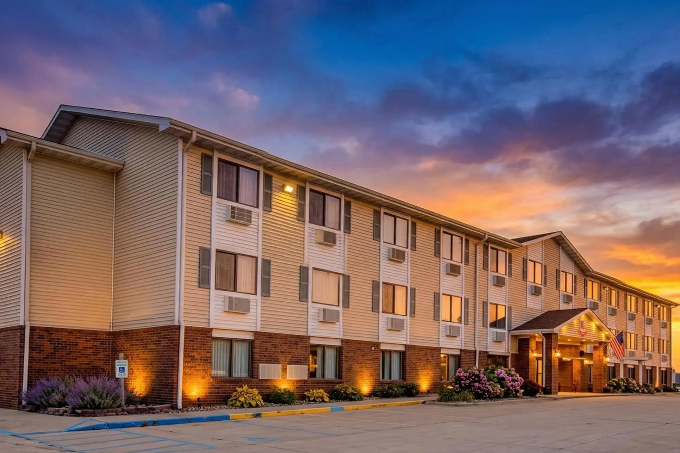 Capital O Amerihost Inn and Suites Kingdom City Hwy 54 MO Capital O Amerihost Inn and Suites Kingdom City Hwy 54 MO