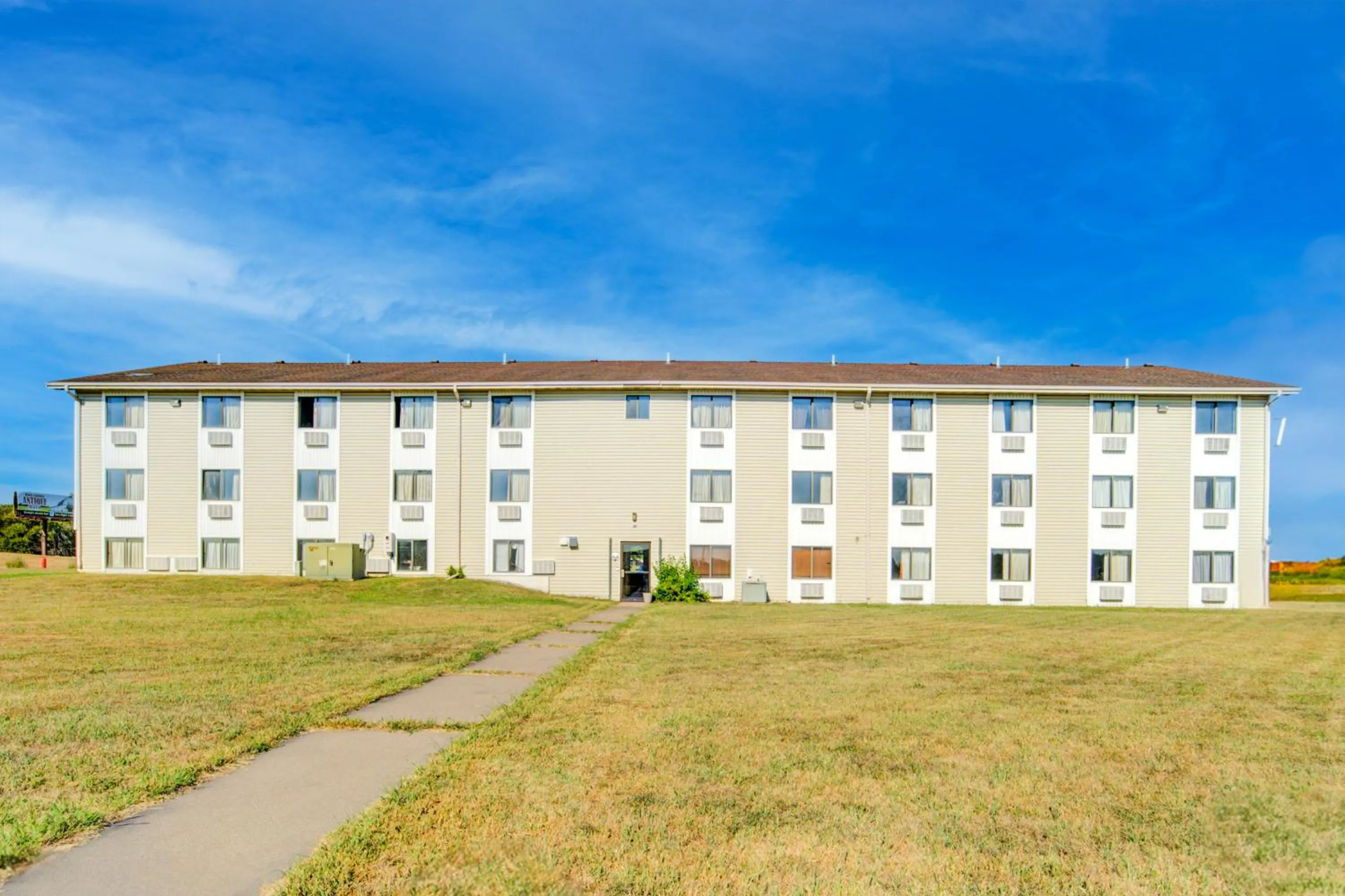 Capital O Amerihost Inn and Suites Kingdom City Hwy 54 MO