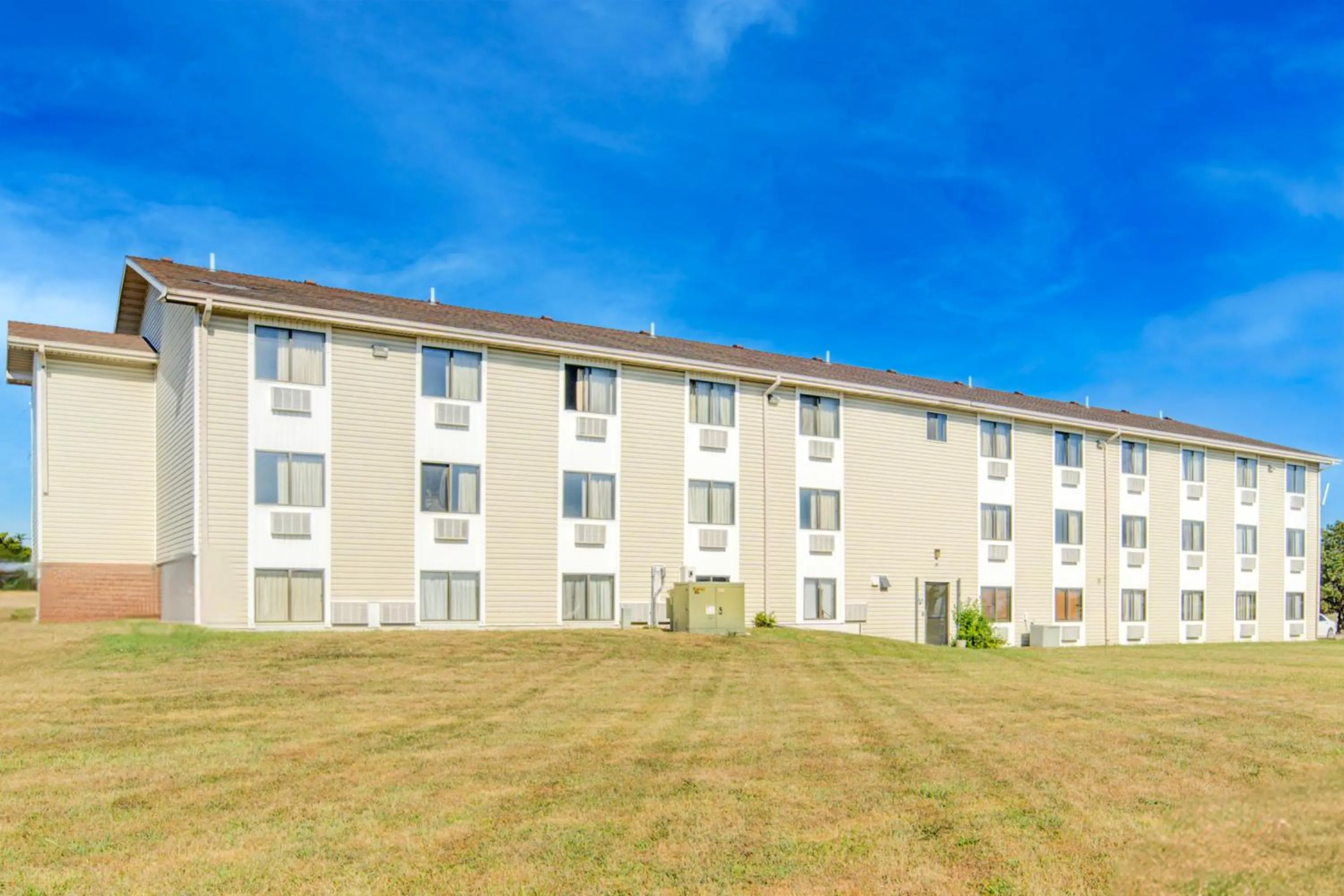 Capital O Amerihost Inn and Suites Kingdom City Hwy 54 MO