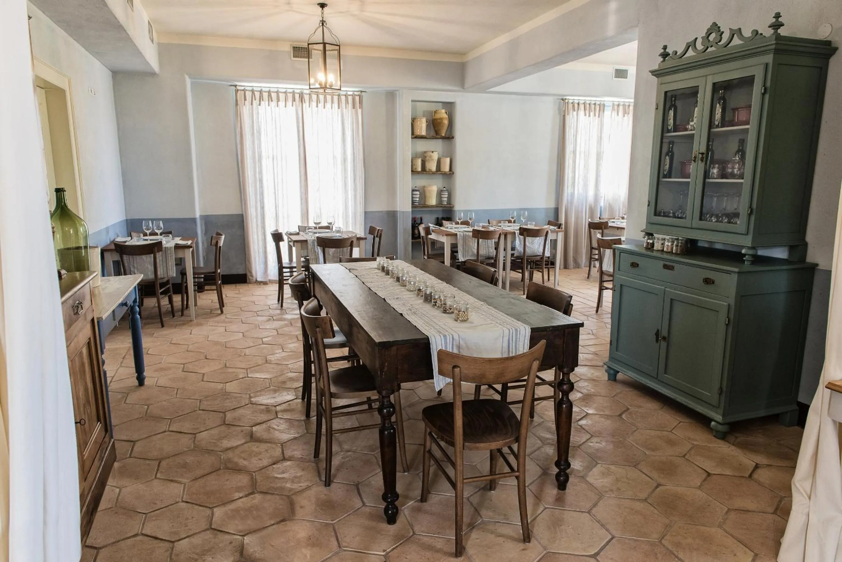 Restaurant/places to eat in Villa Sant'Angelo