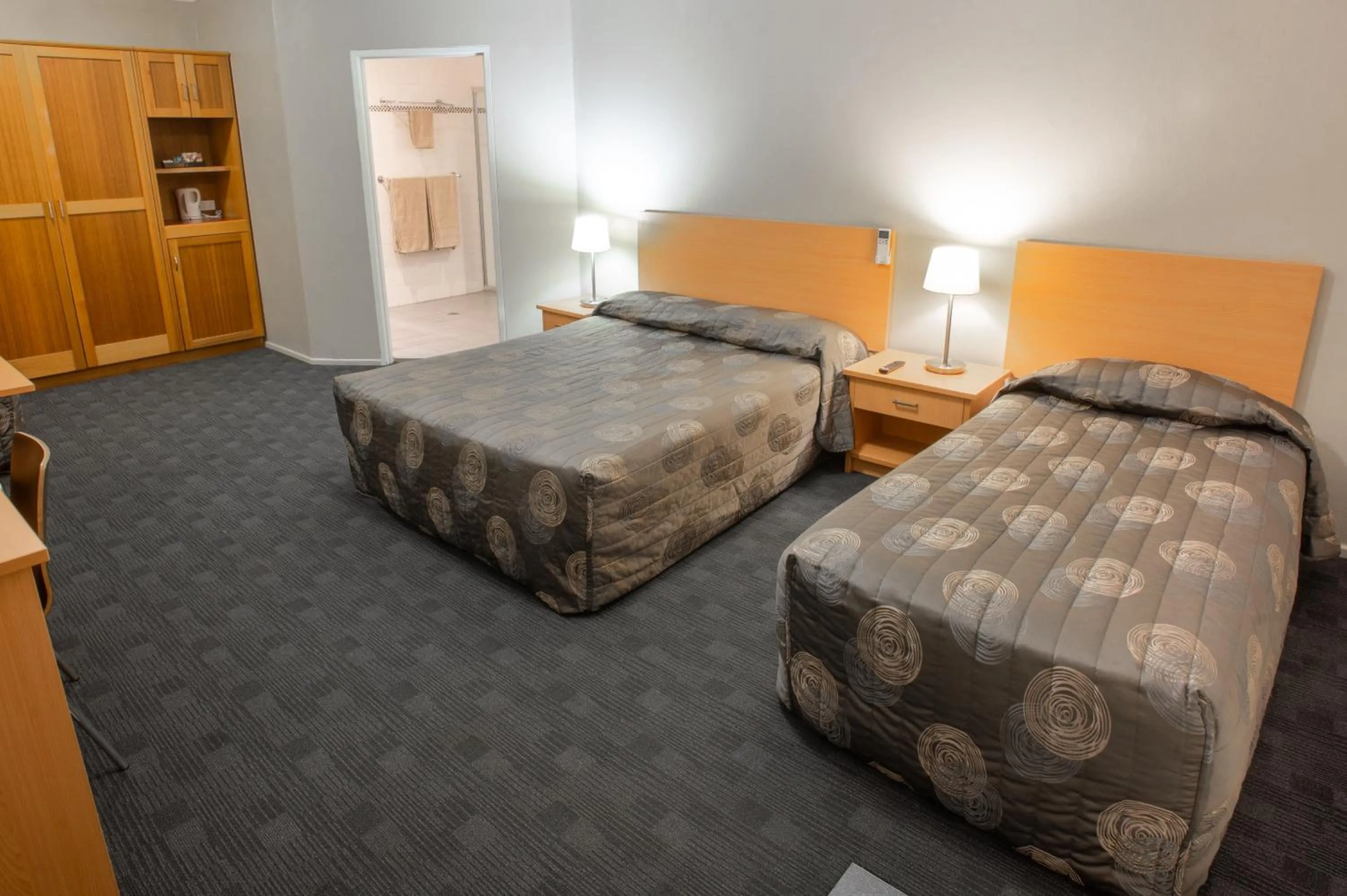 Crown Hotel Motel