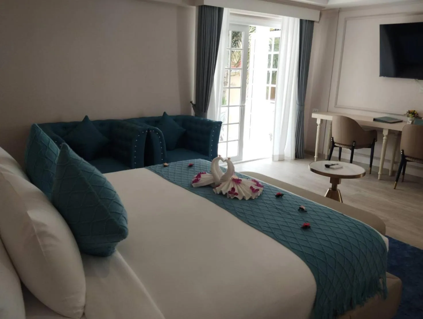 Bedroom, Bed in Villa Atchara