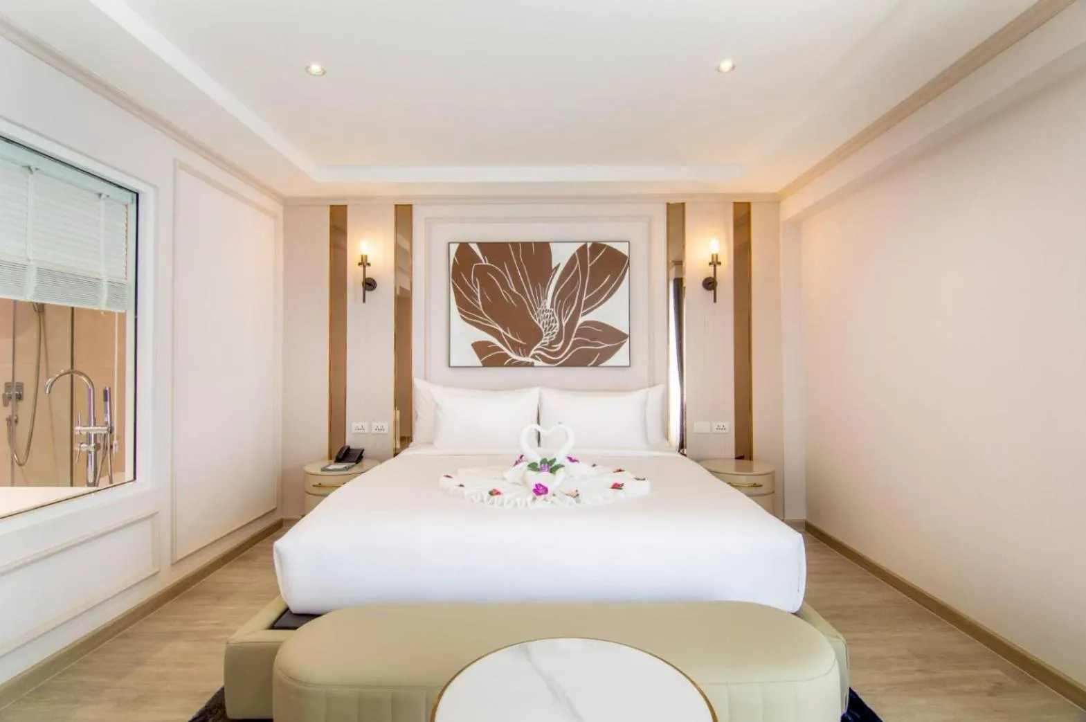 Bedroom, Bed in Villa Atchara
