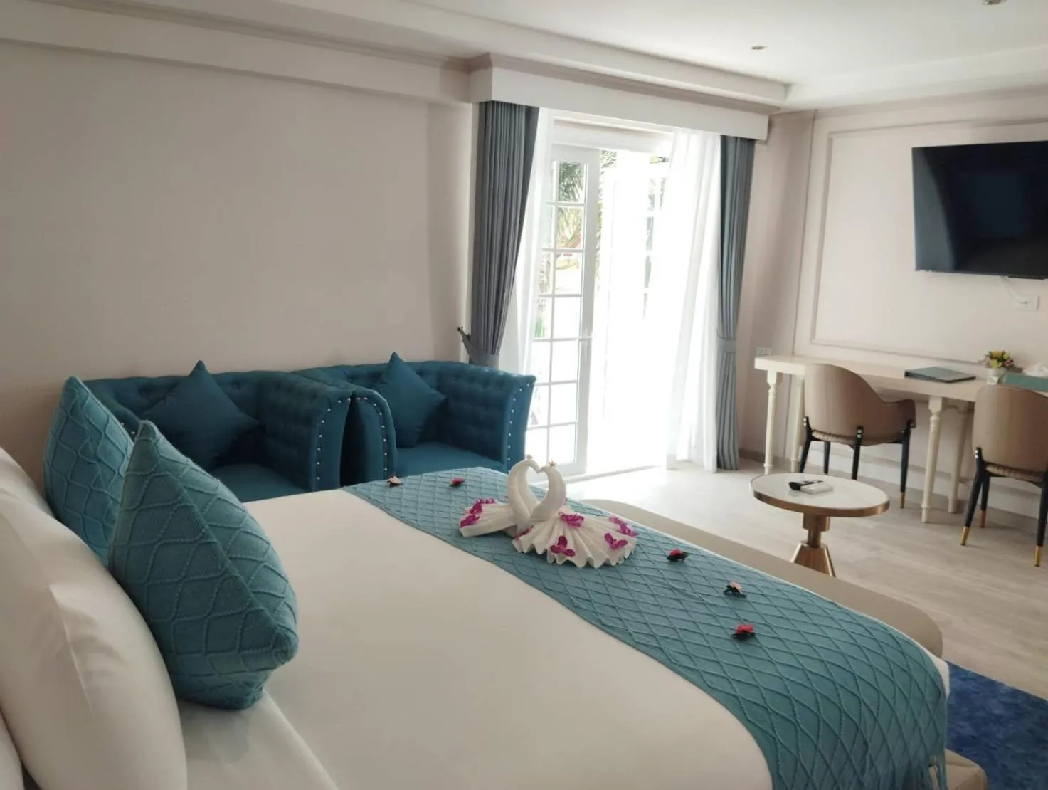 Bedroom, Bed in Villa Atchara