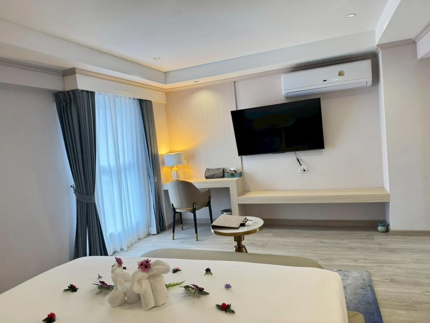 Bed in Villa Atchara