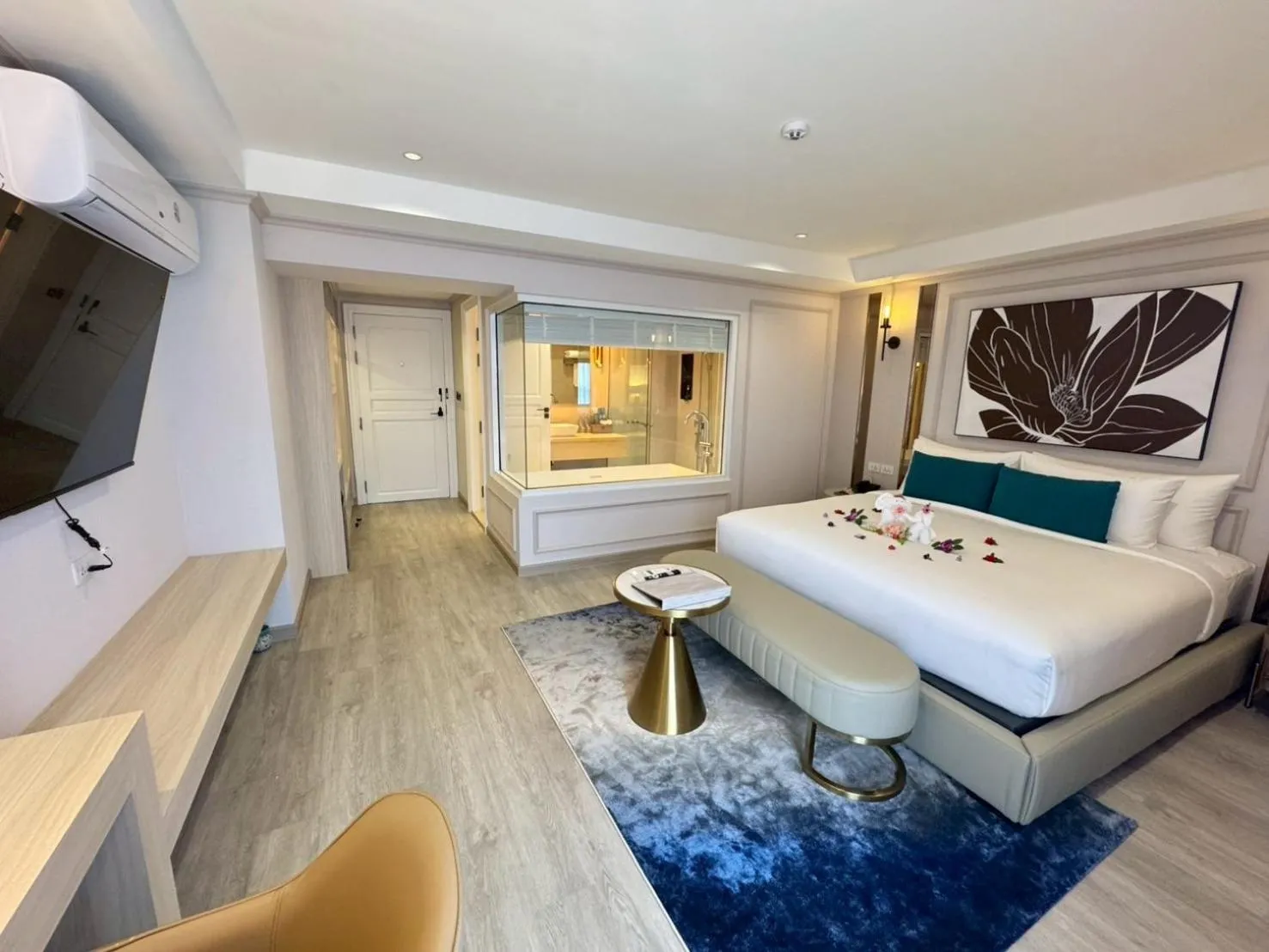 Bedroom, Bed in Villa Atchara
