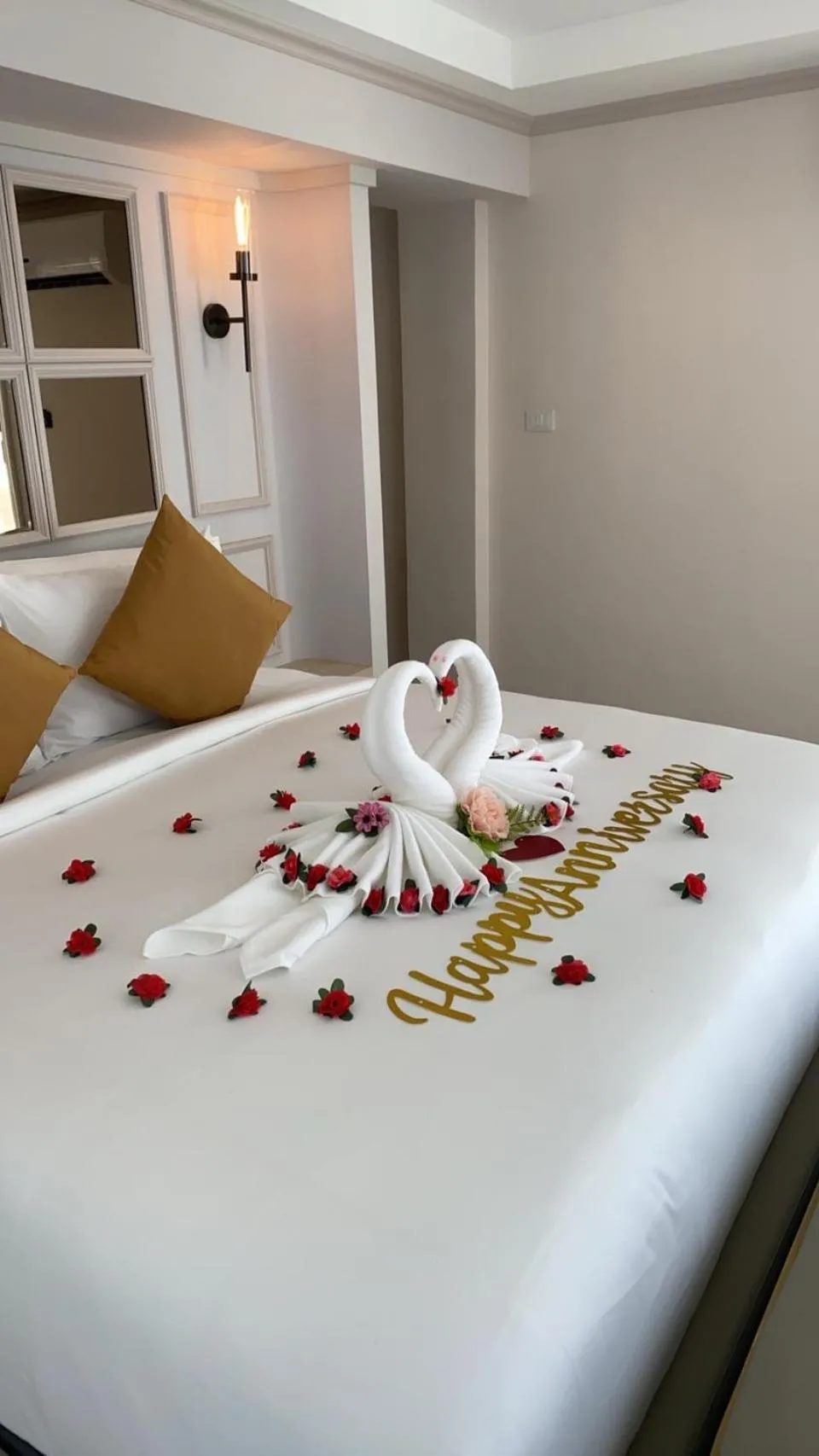 VIP, Bed in Villa Atchara