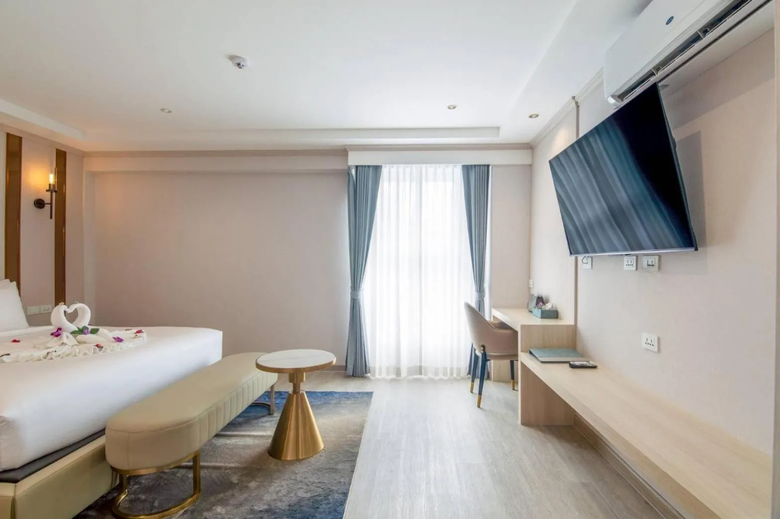 Bedroom, Bed in Villa Atchara