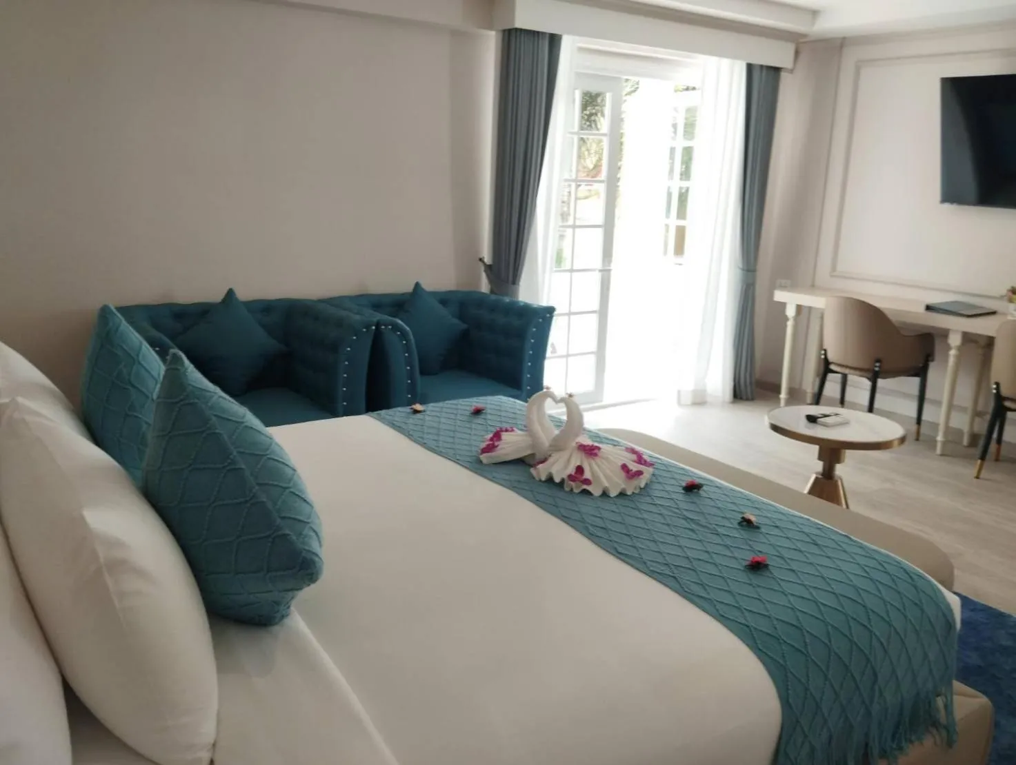 Bedroom, Bed in Villa Atchara