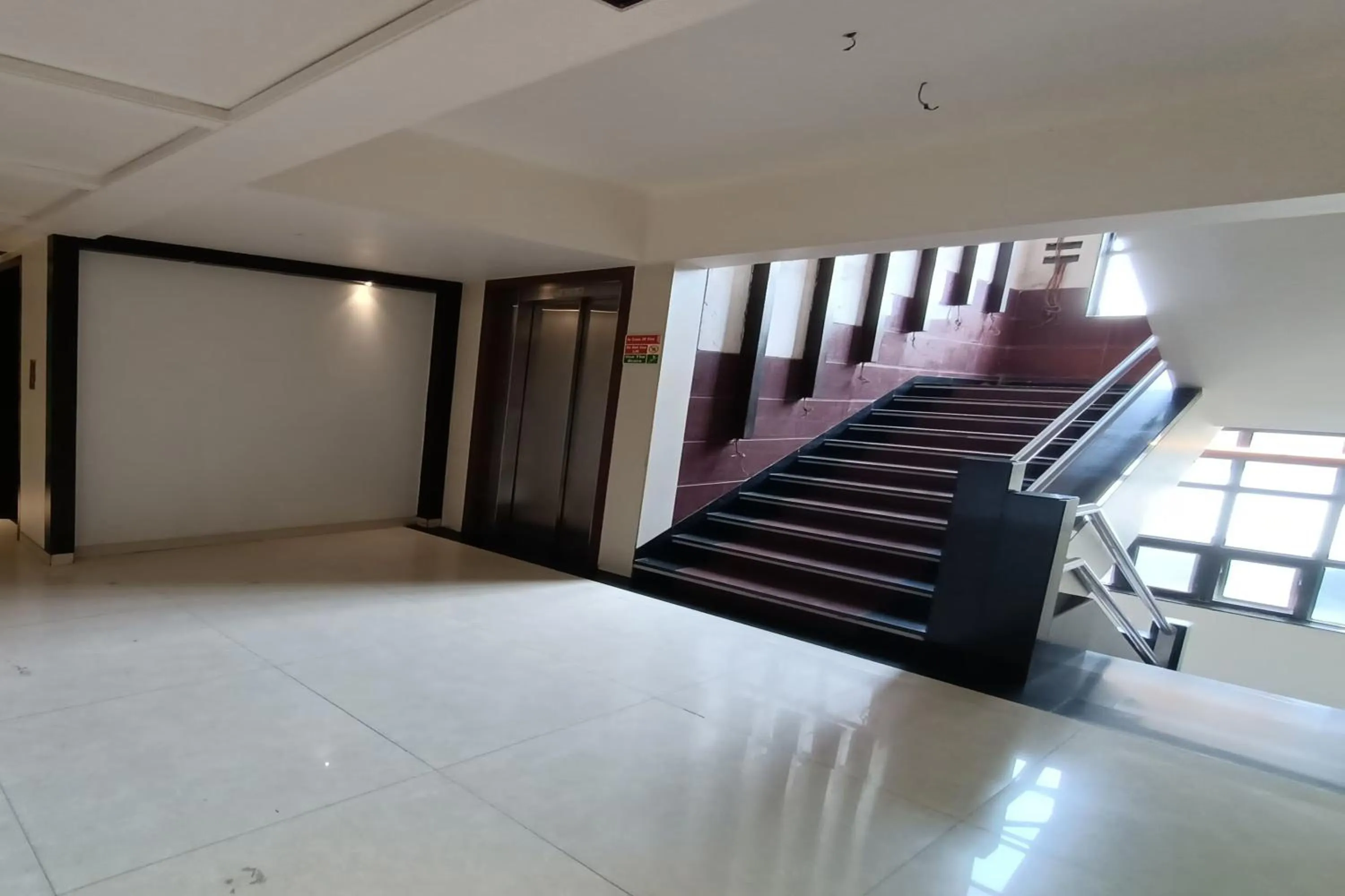 Area and facilities in Hotel Dwaraka Residency