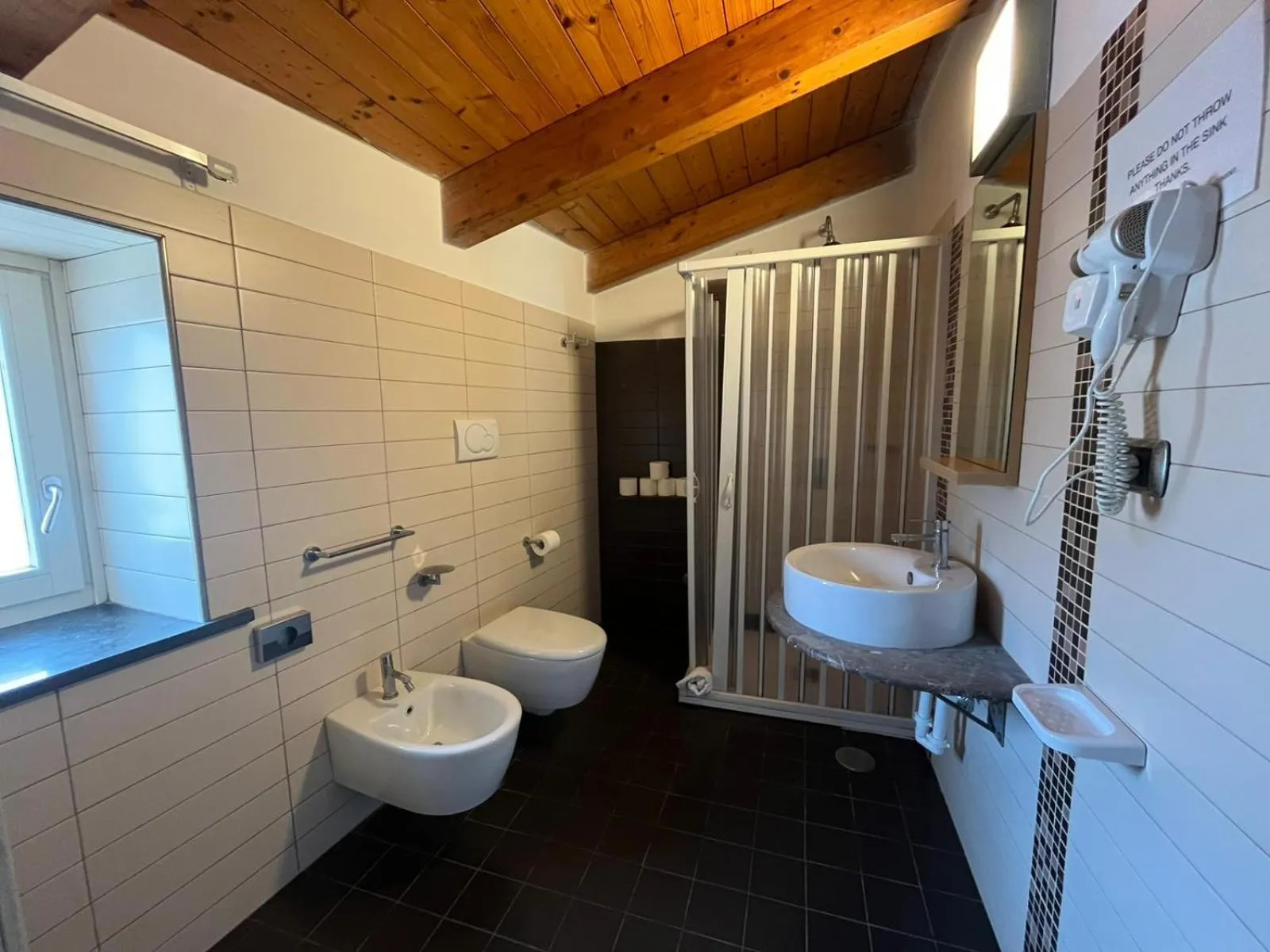 Seven Hostel & Rooms