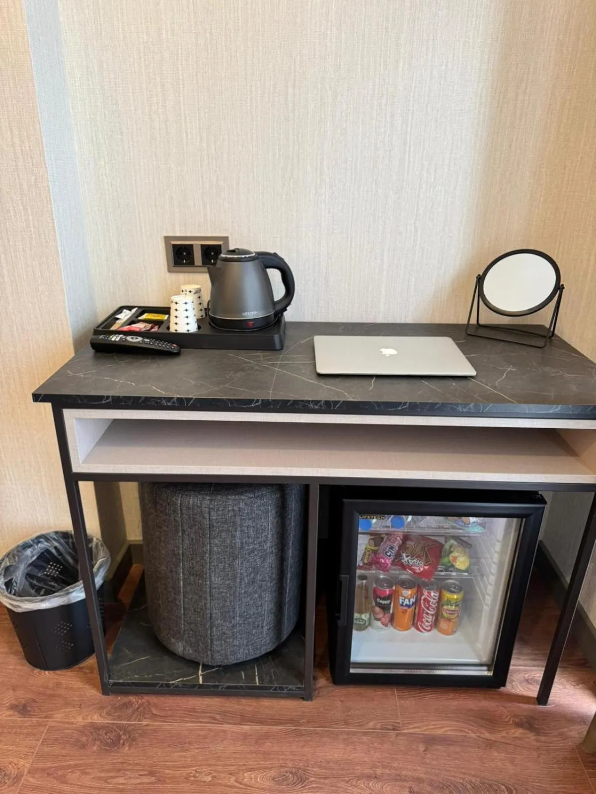 Coffee/tea facilities in Gnc Airport Hotel