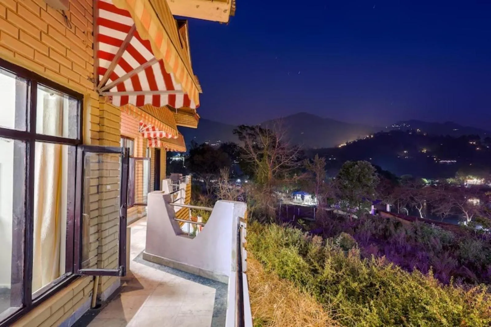 Balcony/Terrace in Hotel Vaapi Comfort inn