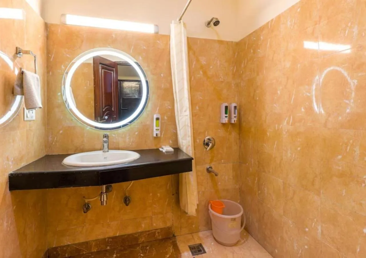 Bathroom in Hotel Vaapi Comfort inn