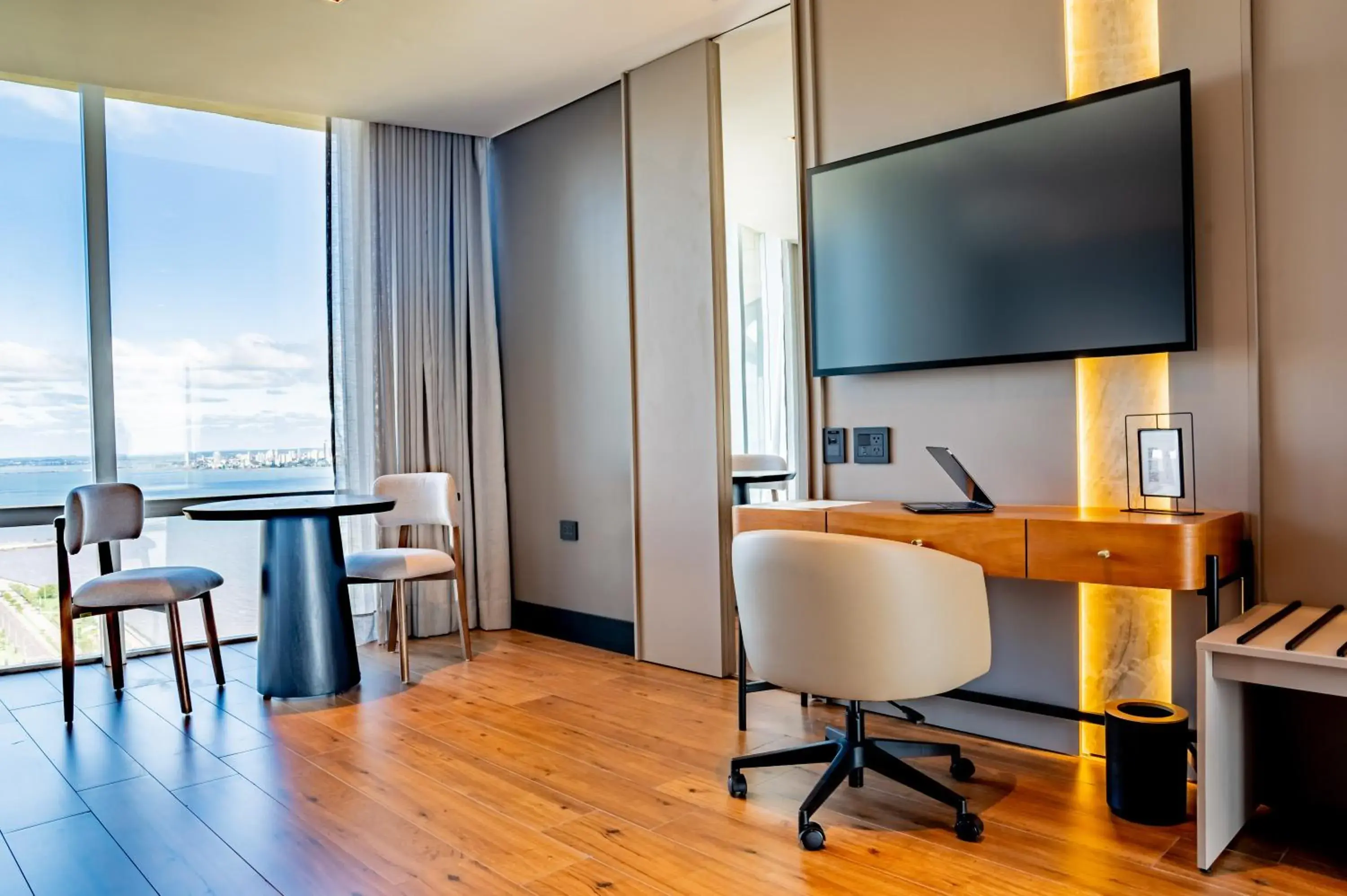 Superior Triple Room in Alula Hotel Encarnacion Superior Triple Room in Alula Hotel Encarnacion