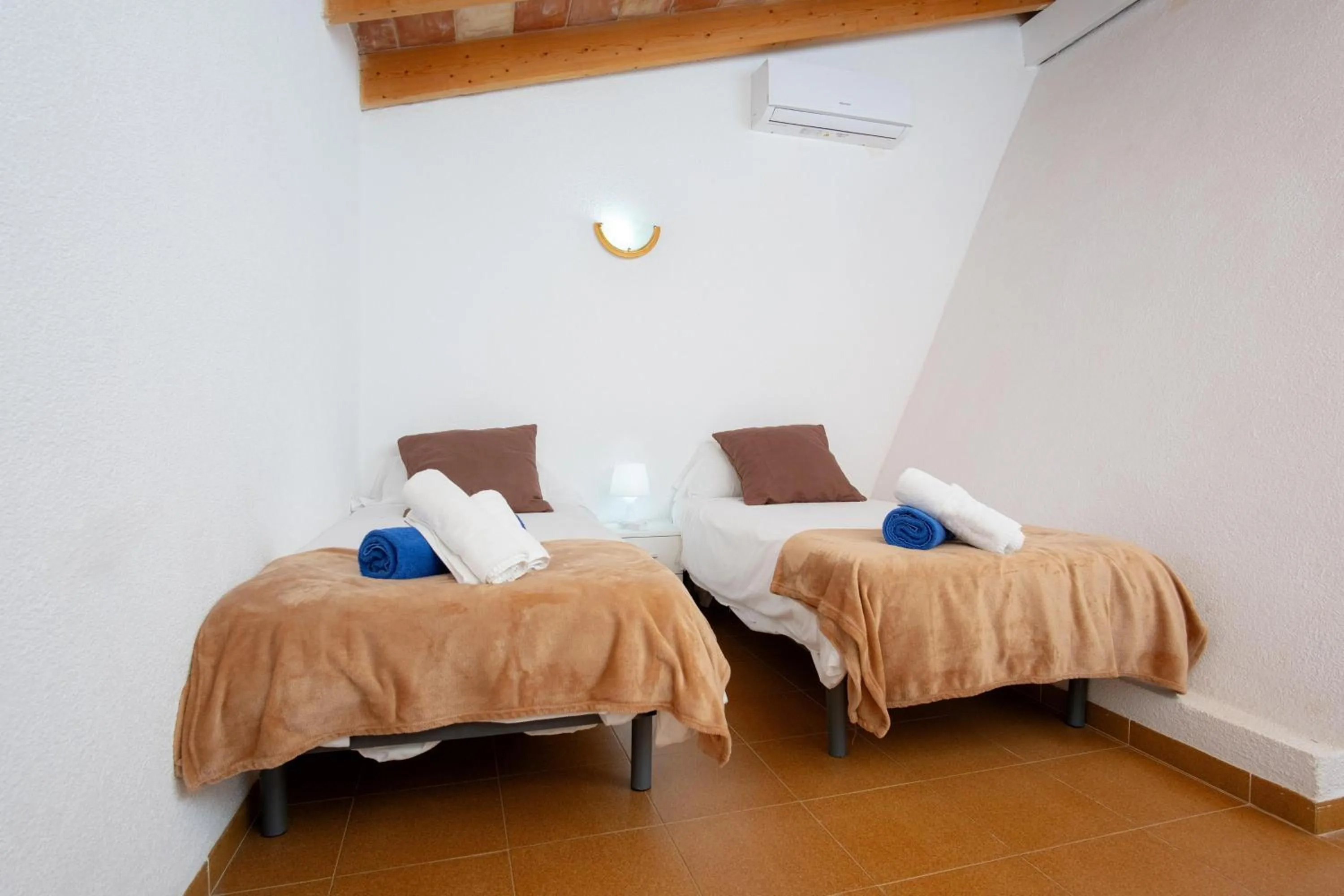 Other, Bed in Ca Na Beu