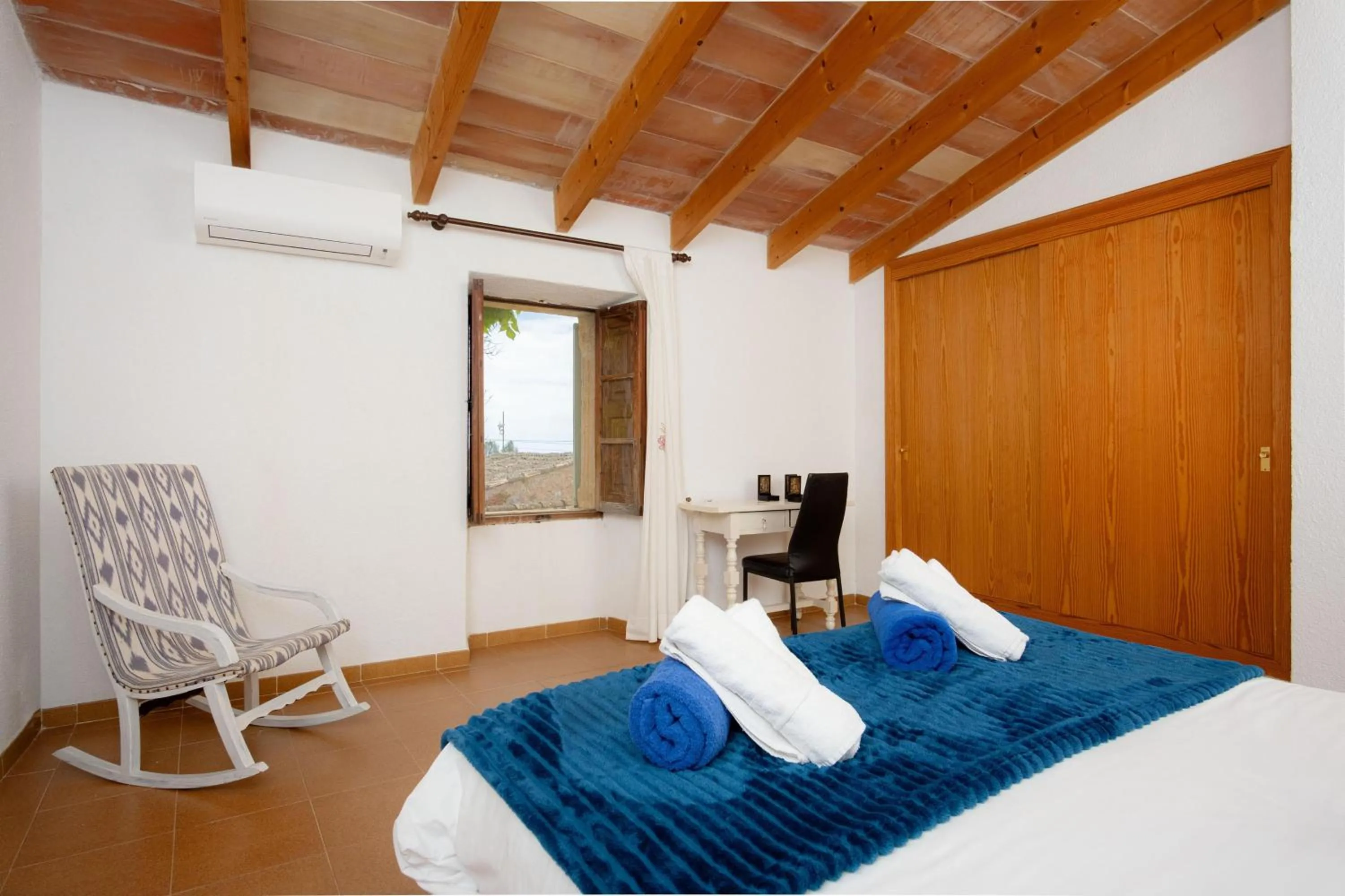 Other, Bed in Ca Na Beu