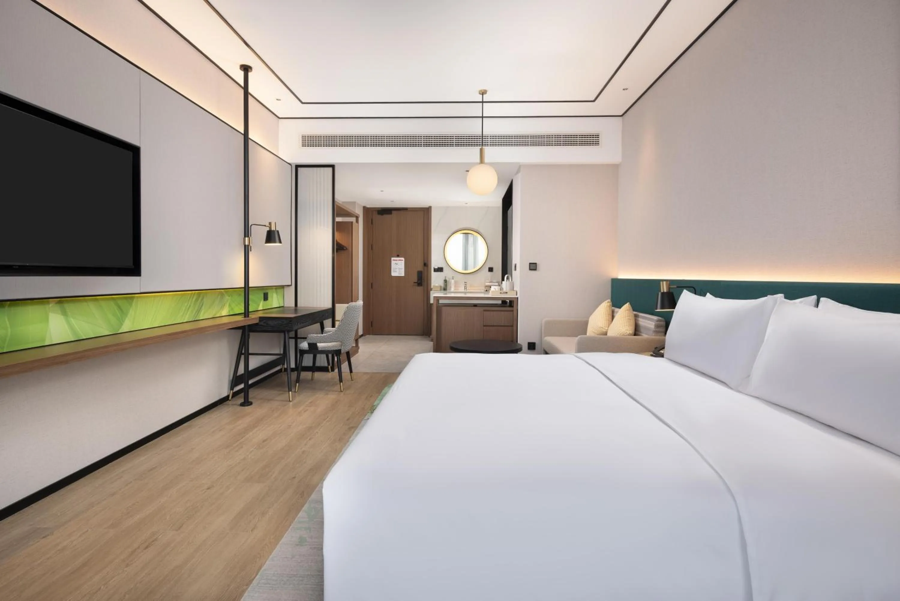 Living room, Bed in Hilton Garden Inn Hangzhou Grand Canal