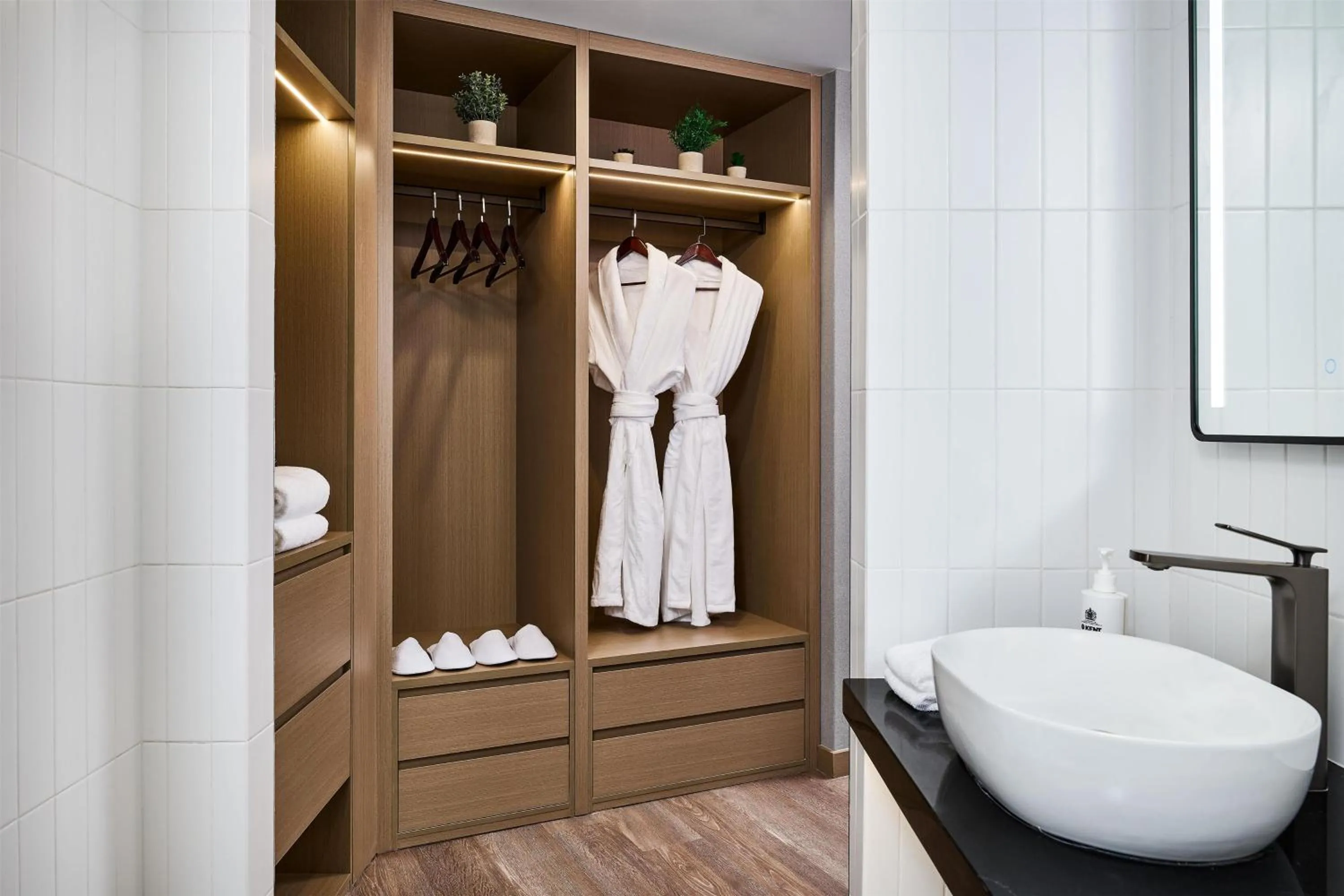 Bathroom in The George Manhattan, Tapestry Collection By Hilton