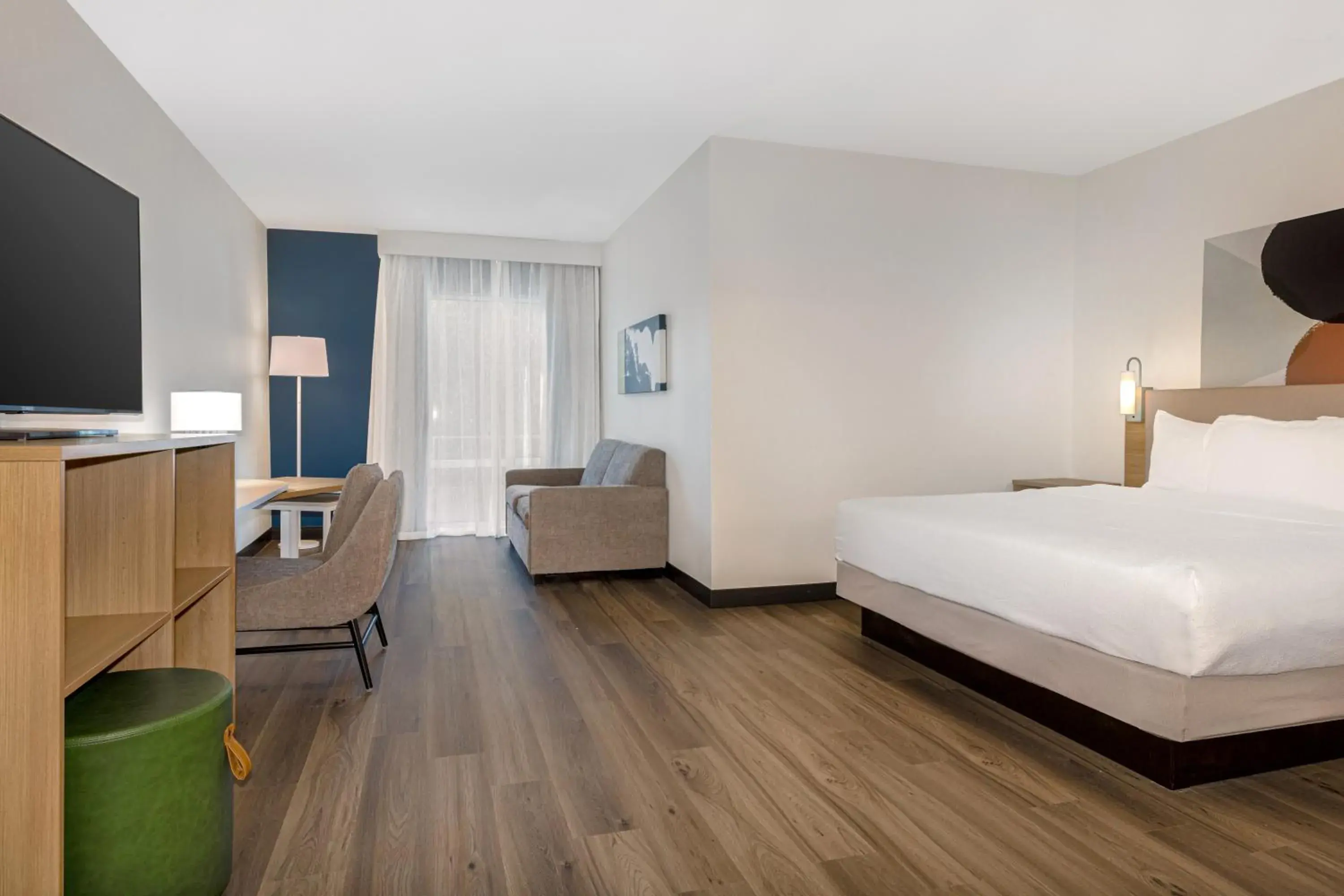 Area and facilities, Bed in Spark By Hilton Montreal Midtown Area and facilities, Bed in Spark By Hilton Montreal Midtown