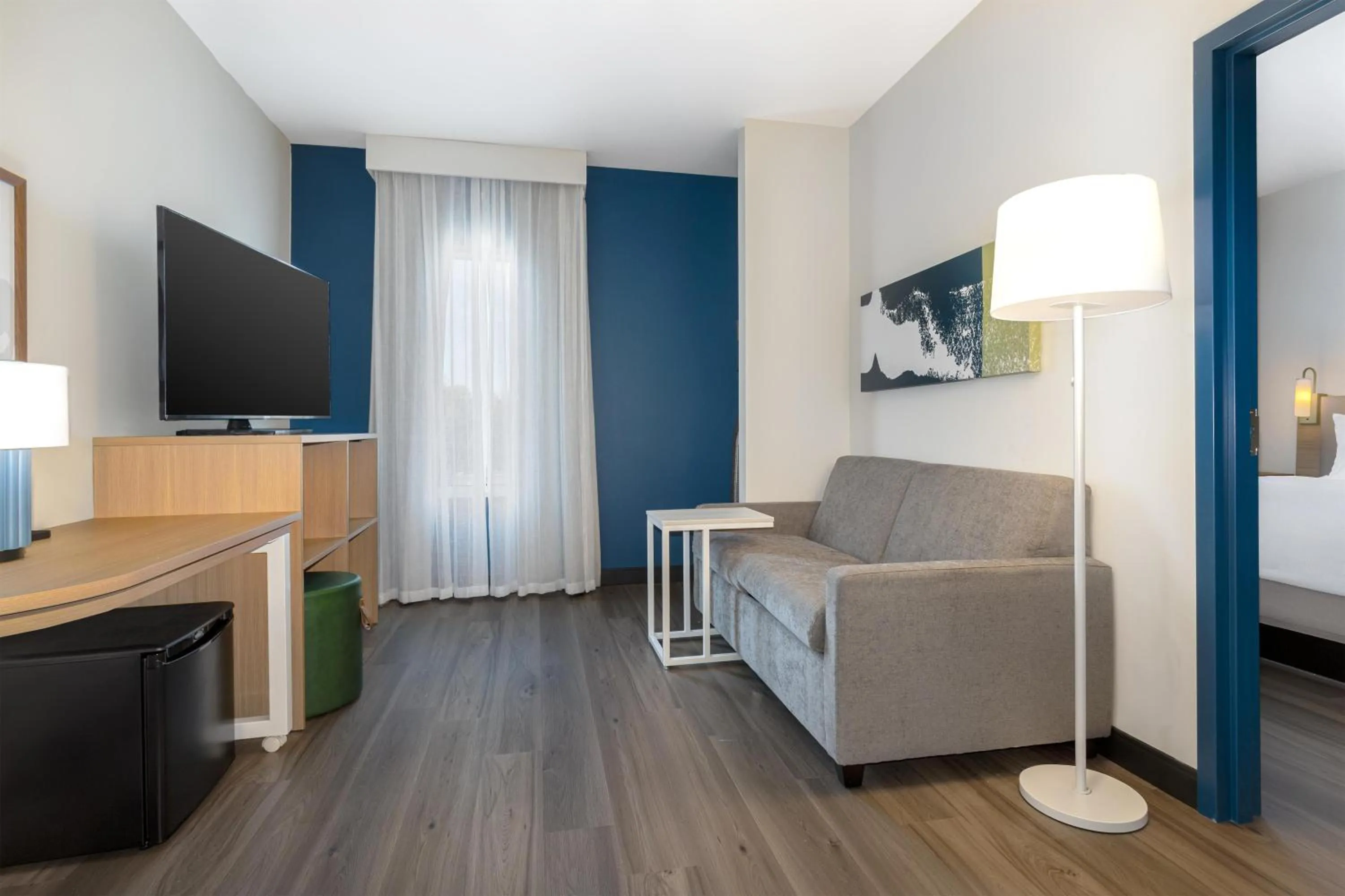 Living room, Bed in Spark By Hilton Montreal Midtown