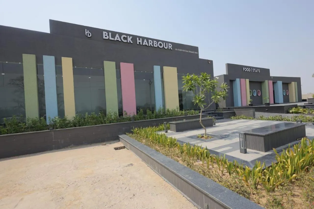 Property building in Hotel Black Harbour