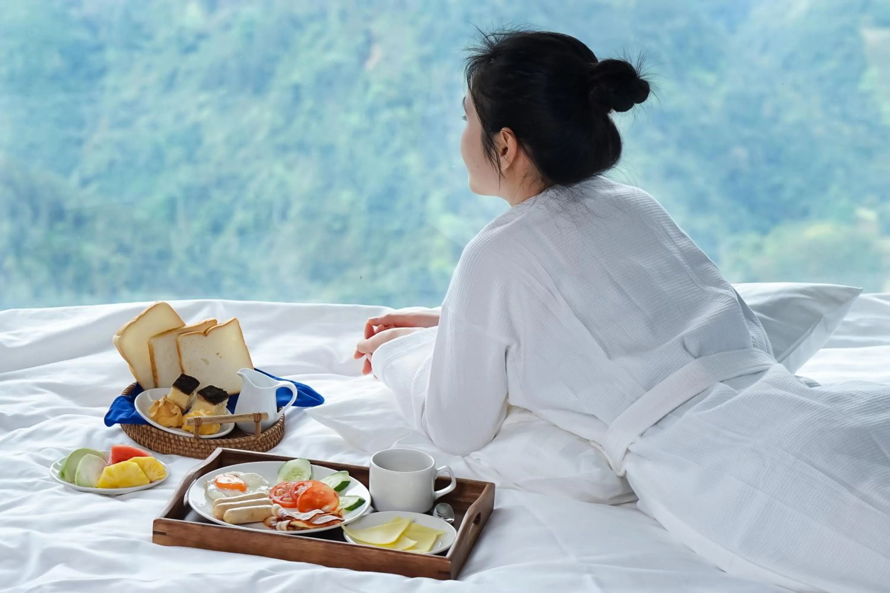 room service in DeLaMont Sapa Hotel - Hill Serenity Retreat