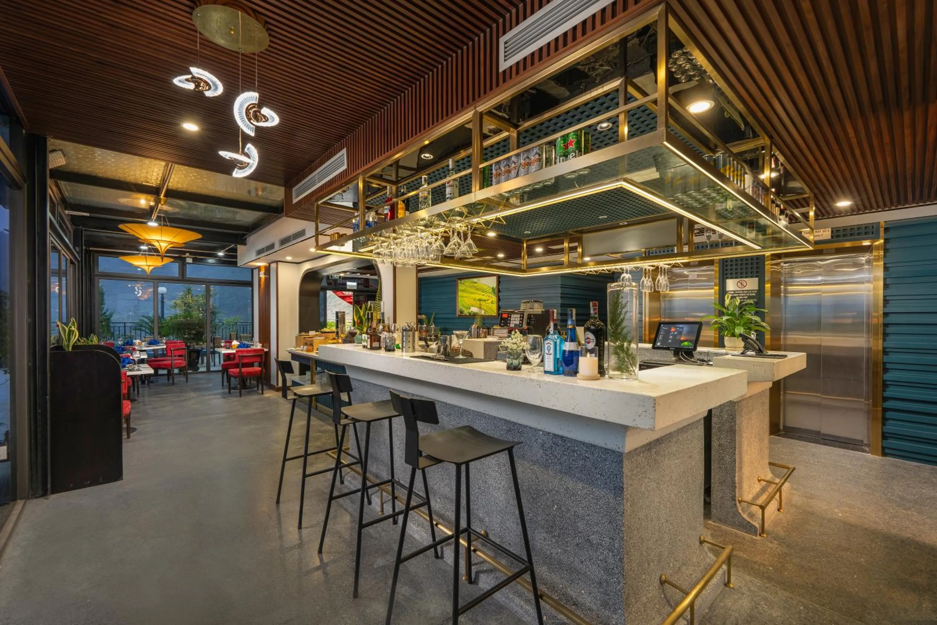 Night in DeLaMont Sapa Hotel - Hill Serenity Retreat