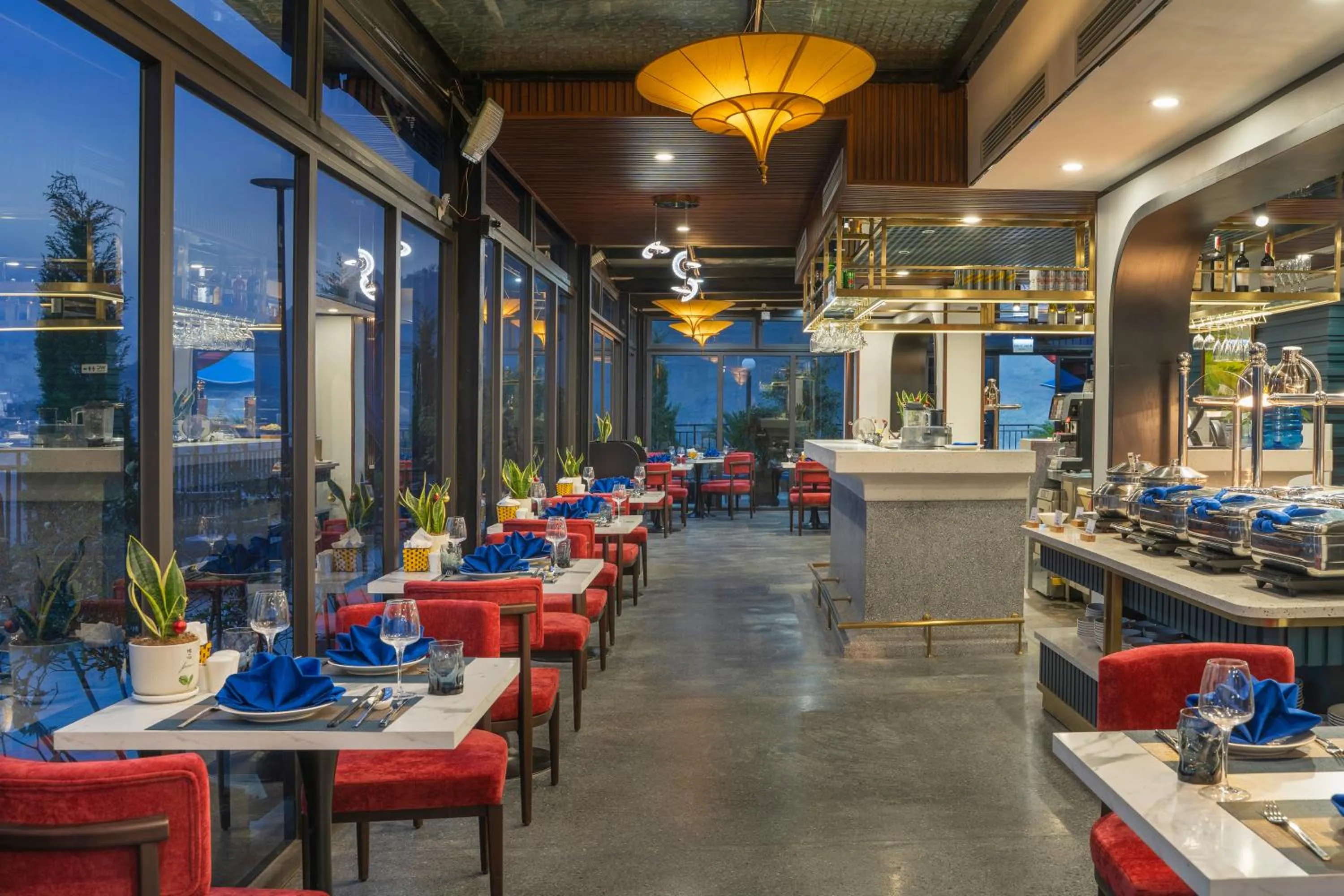 Restaurant/places to eat in DeLaMont Sapa Hotel - Hill Serenity Retreat