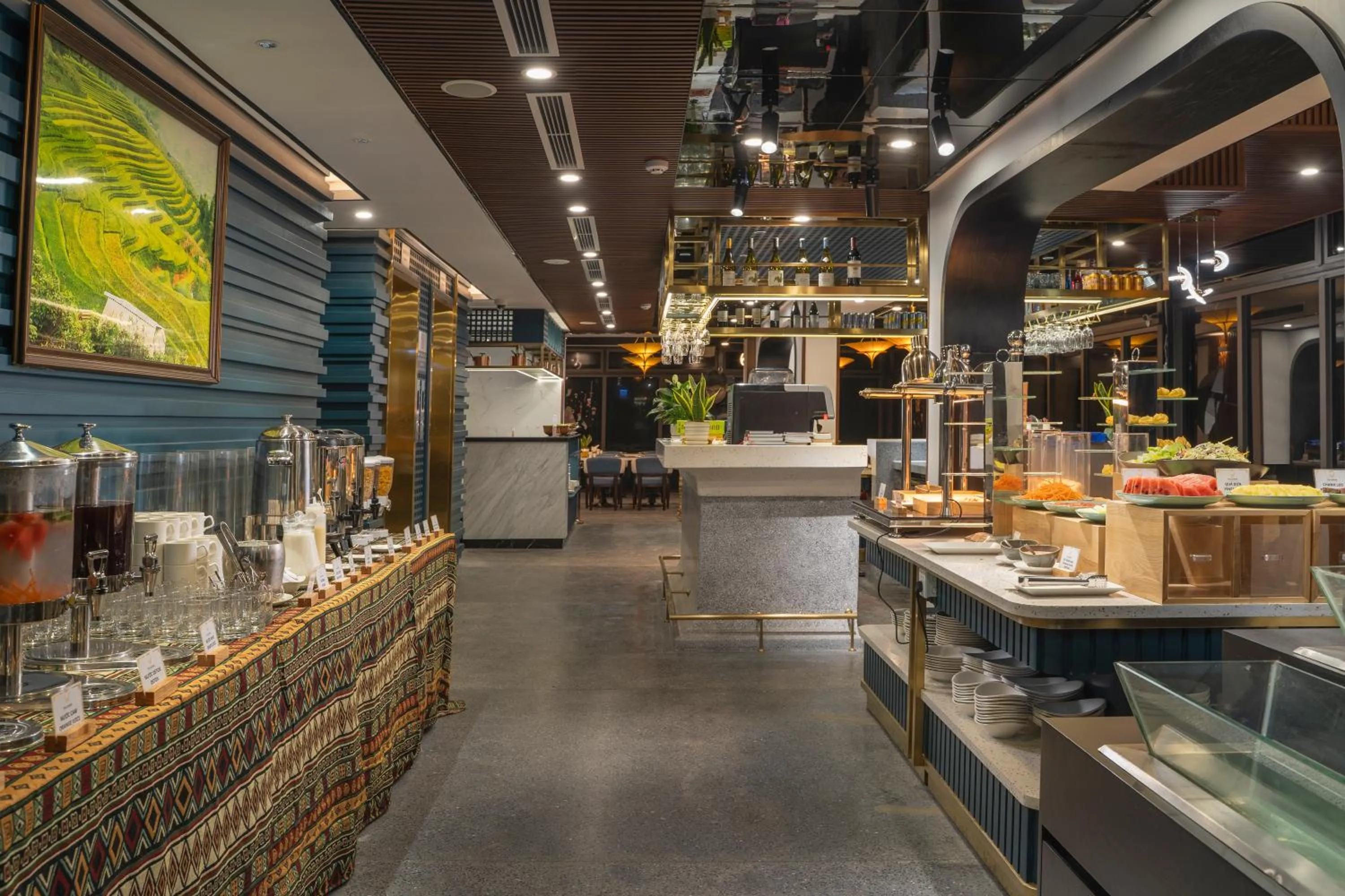 Restaurant/places to eat in DeLaMont Sapa Hotel - Hill Serenity Retreat