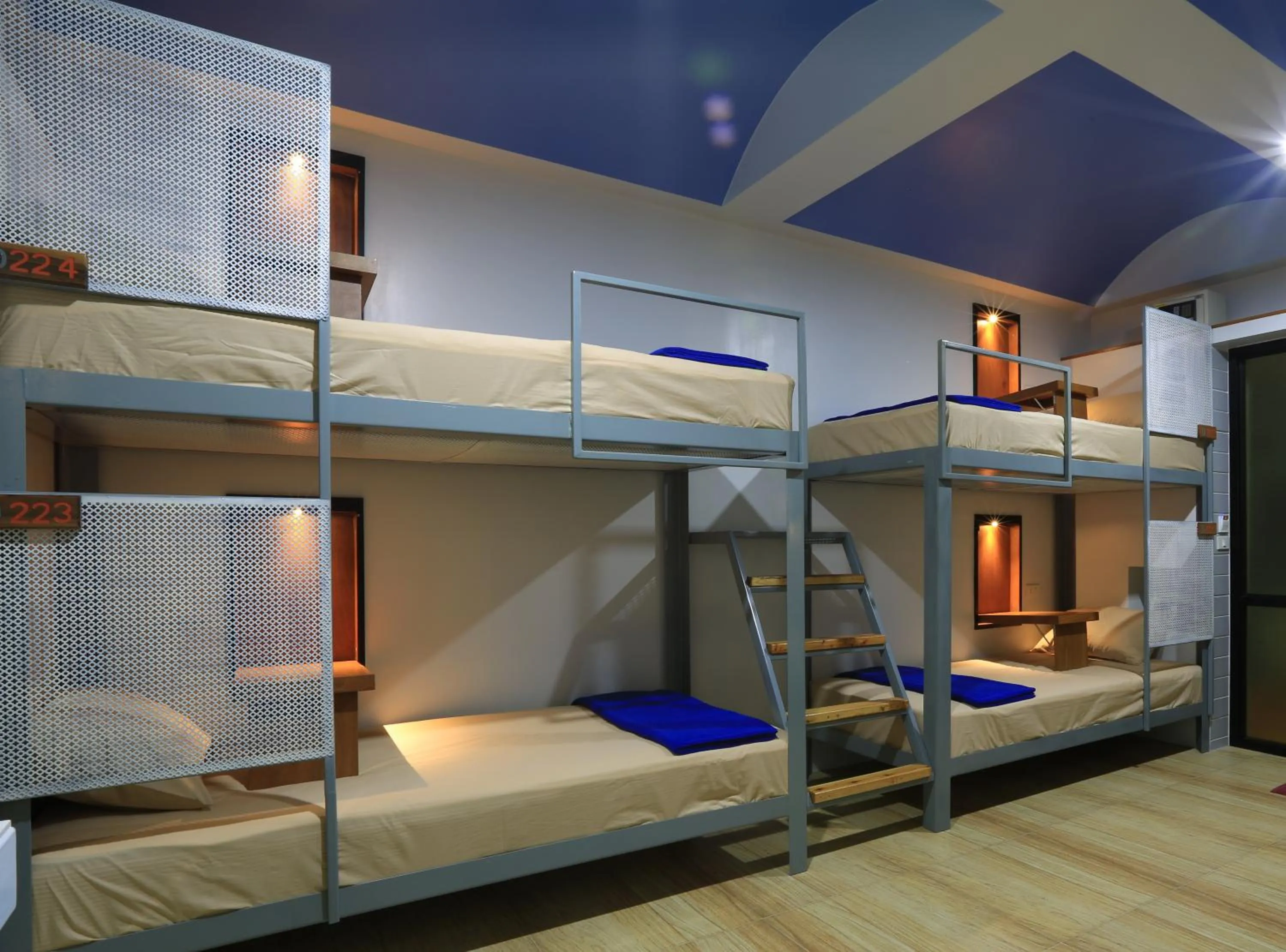bunk bed, Bed in Good Dream Hotel (Khun Ying House)