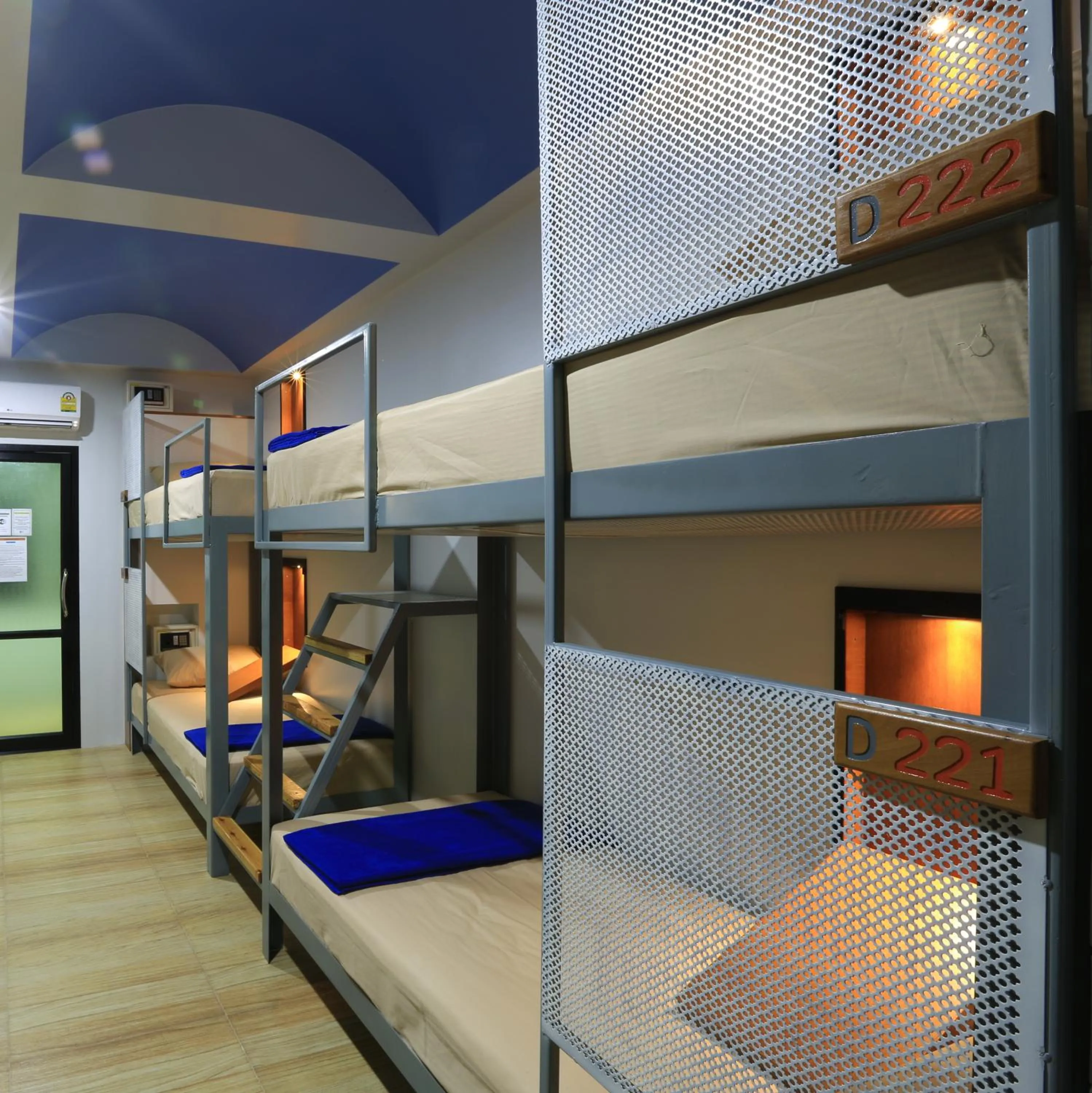 bunk bed, Bed in Good Dream Hotel (Khun Ying House)