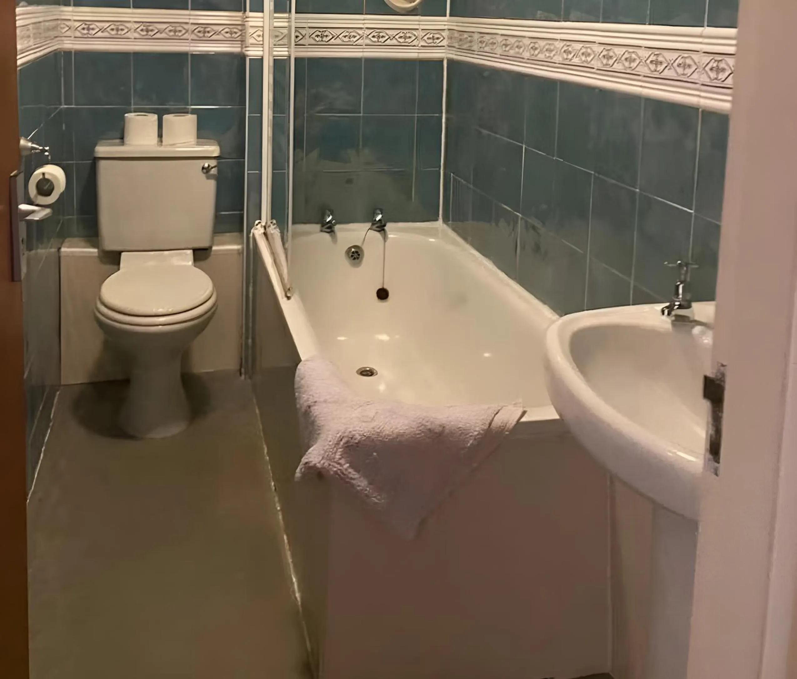 Bathroom in Baytree Lodge