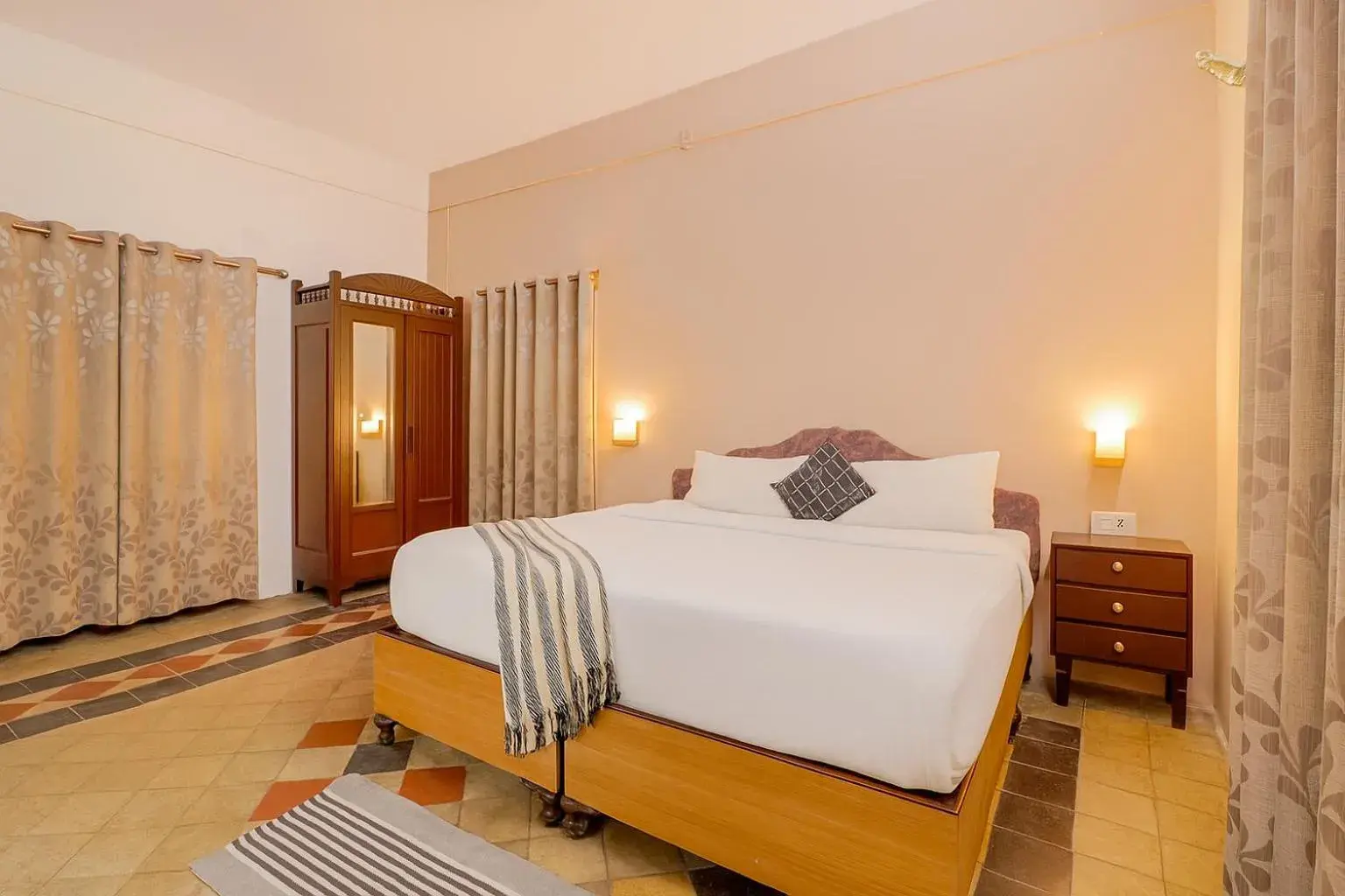 Family Junior Suite in The Hill Crest Mussoorie - 500 mtr from Mall Road Family Junior Suite in The Hill Crest Mussoorie - 500 mtr from Mall Road