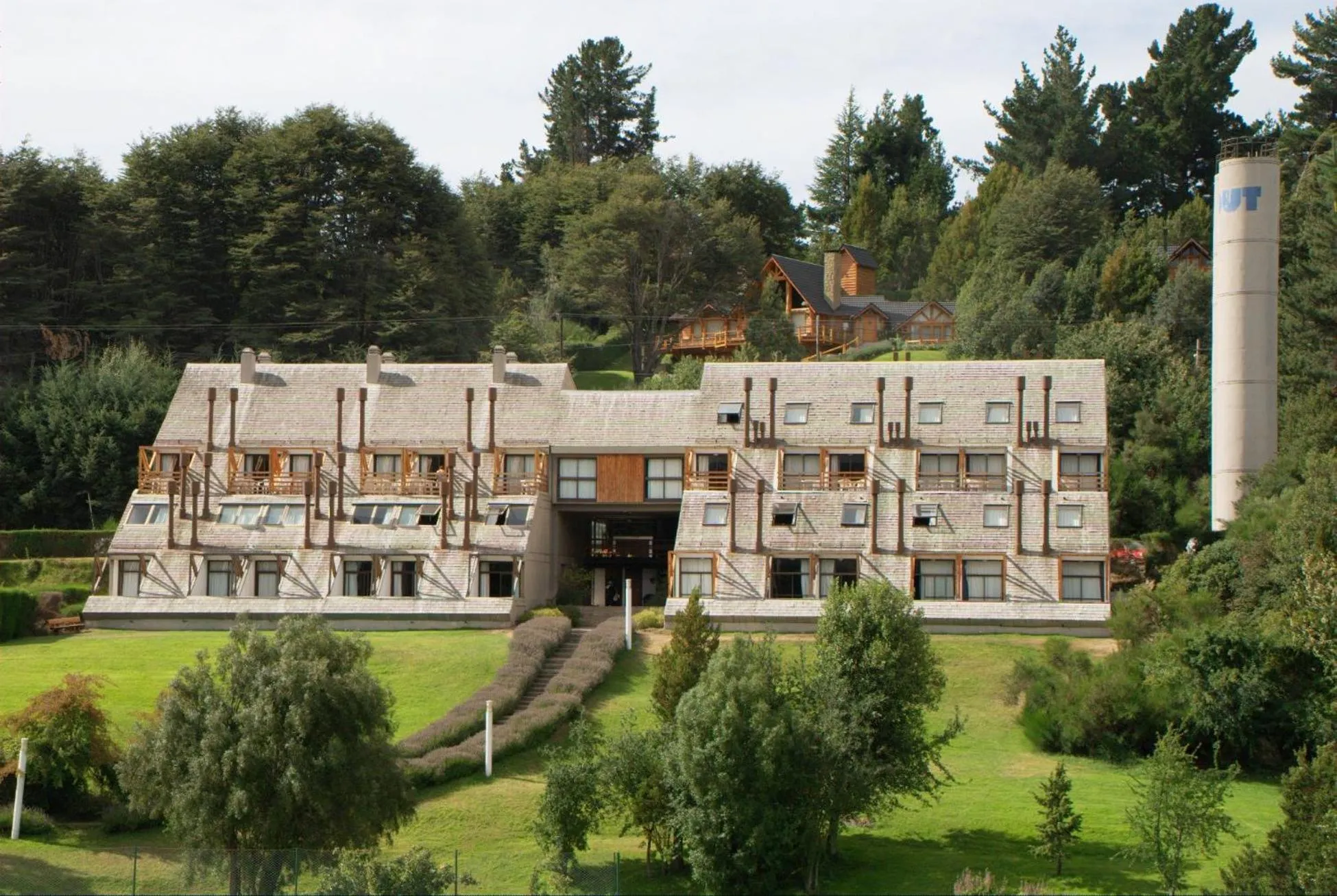 Property building in DUT Bariloche by Apartments Bariloche