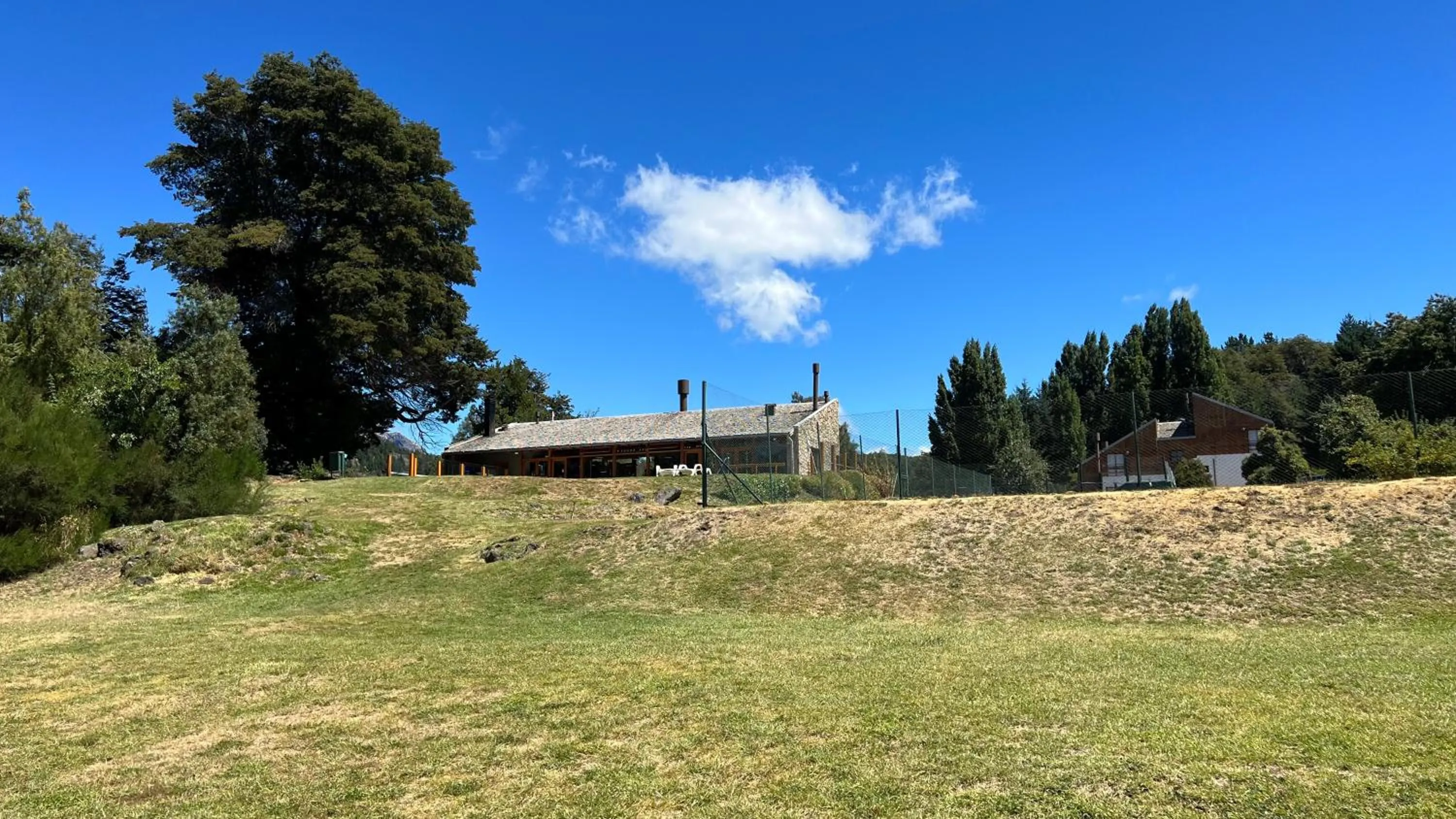 Property building in DUT Bariloche by Apartments Bariloche
